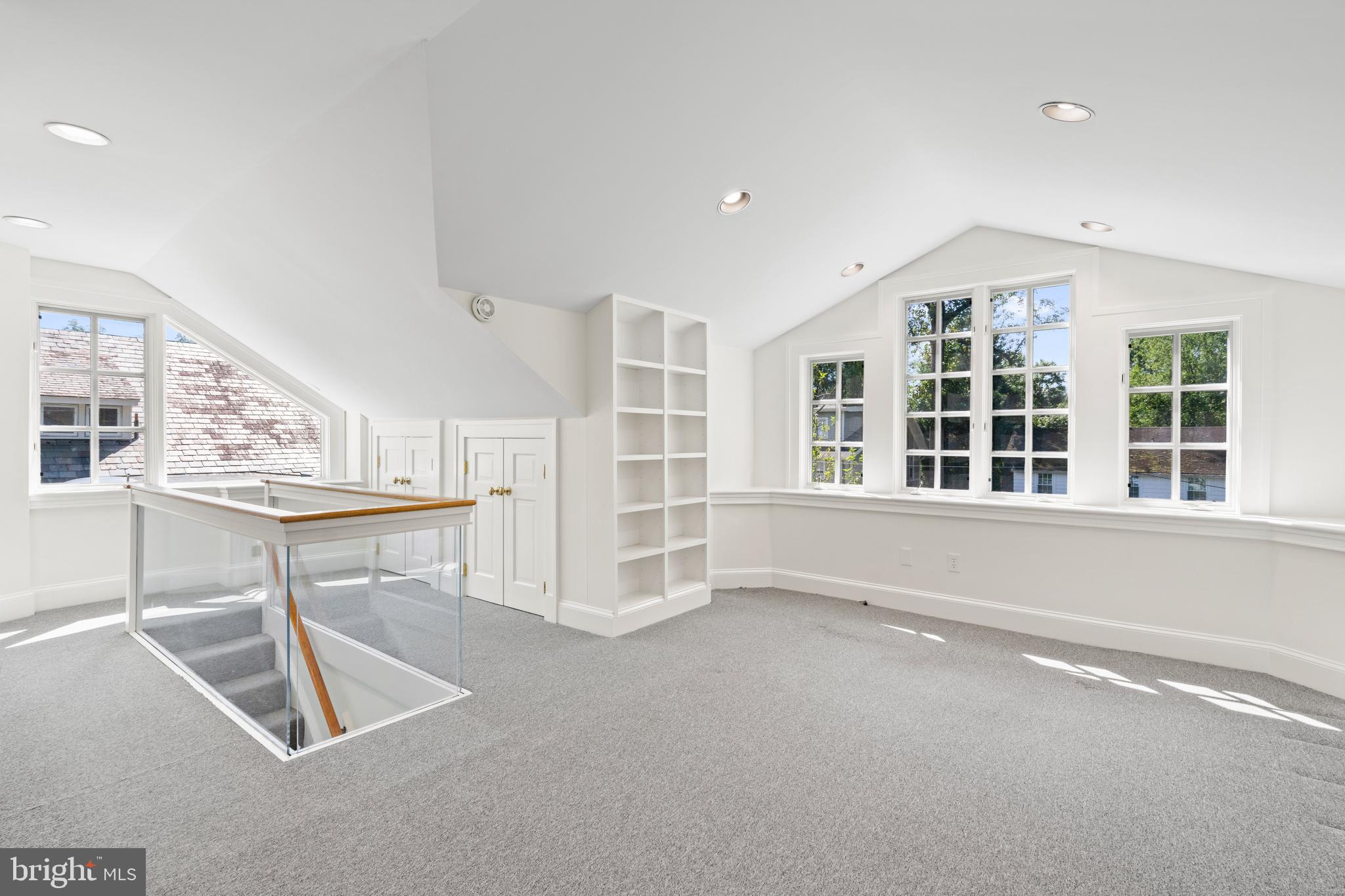 CHEVY CHASE VILLAGE - Residential