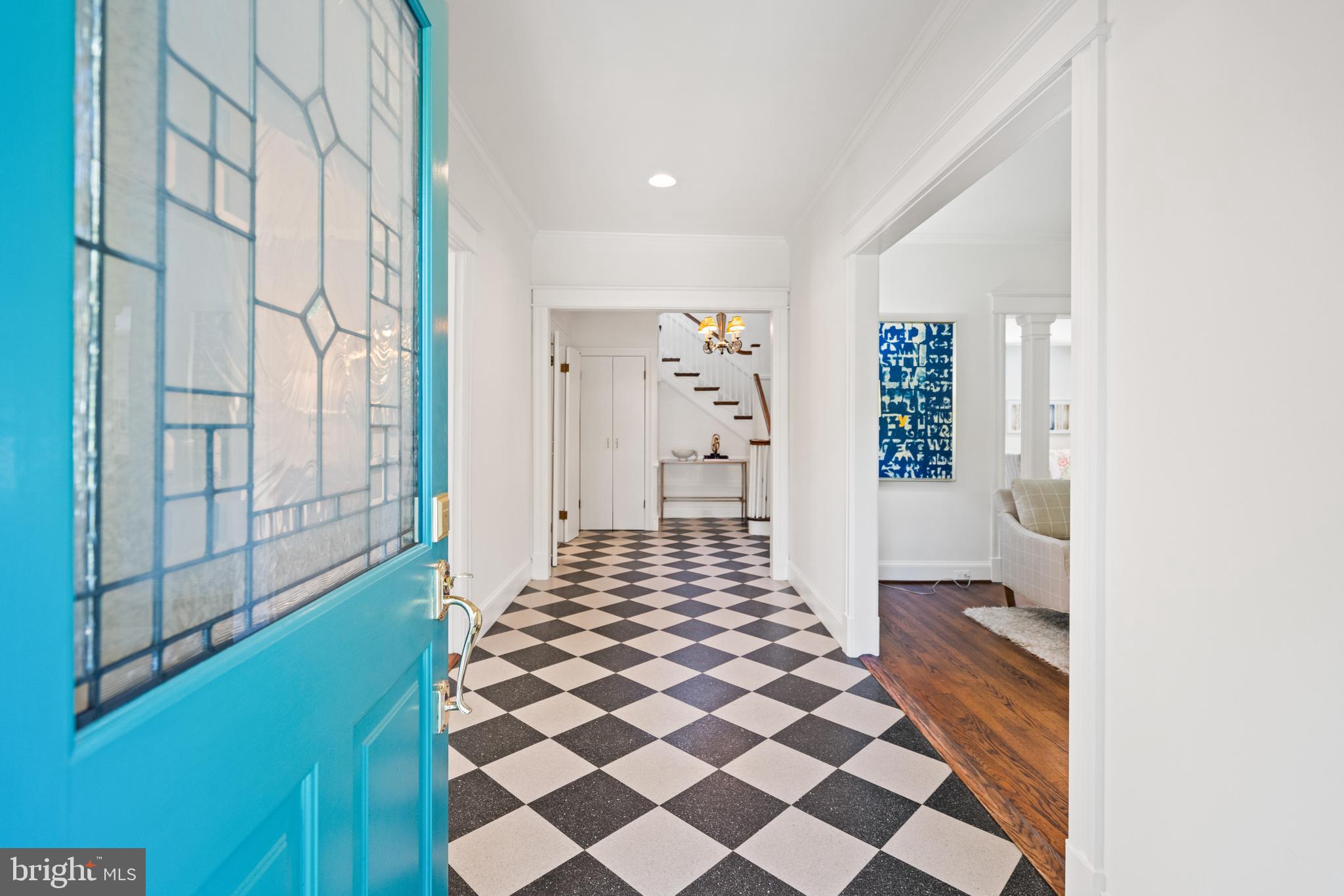 32 W IRVING STREET