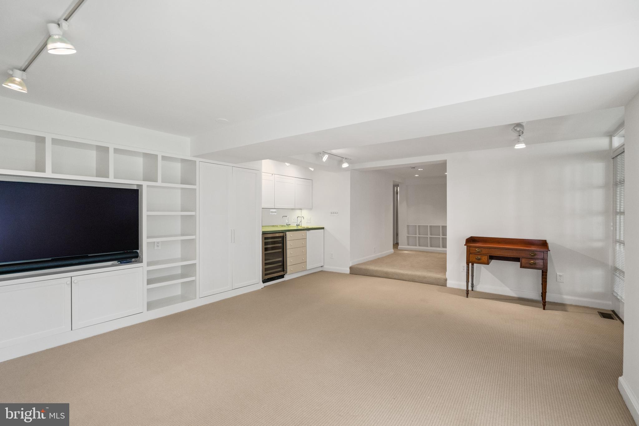 CHEVY CHASE VILLAGE - Residential