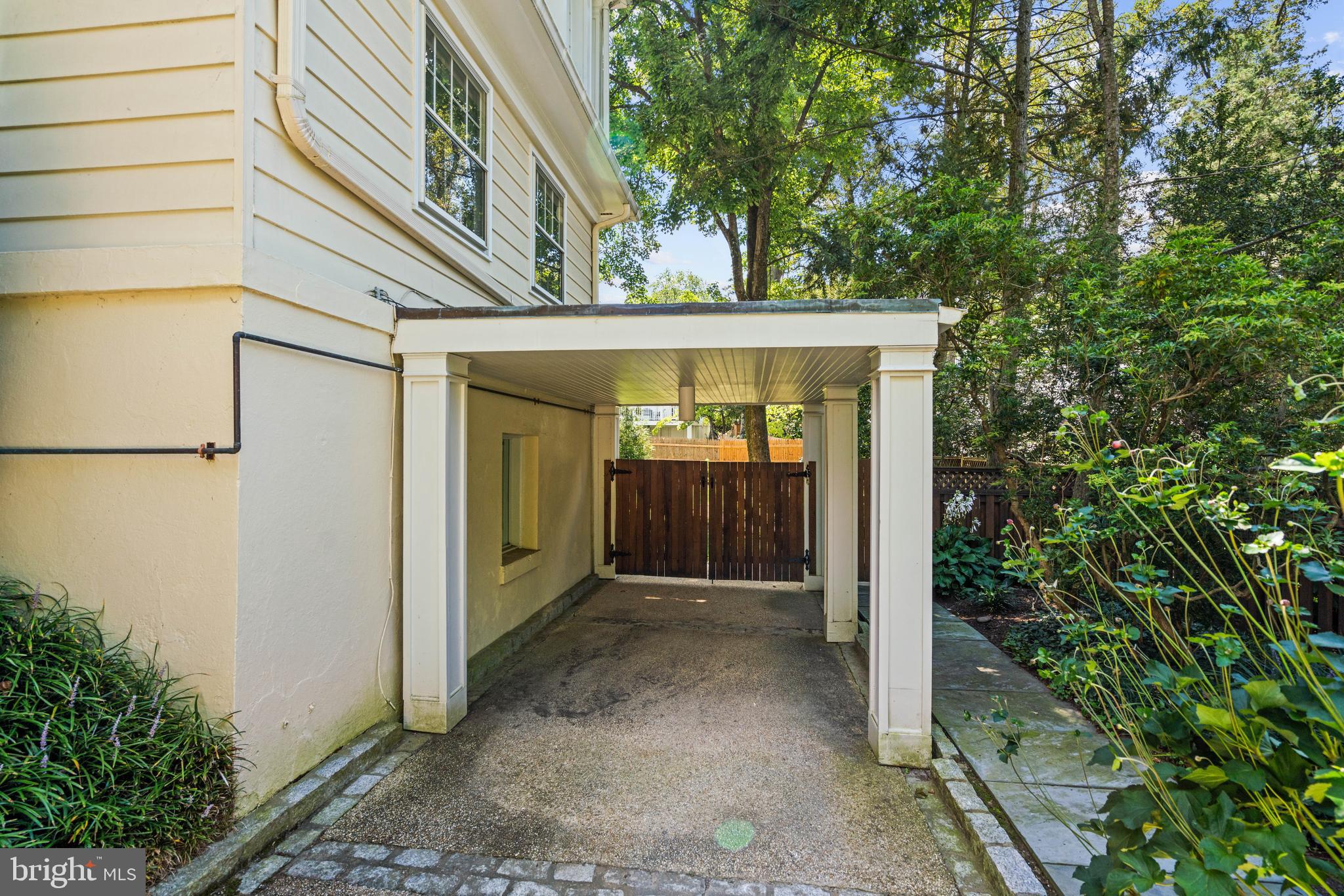 CHEVY CHASE VILLAGE - Residential