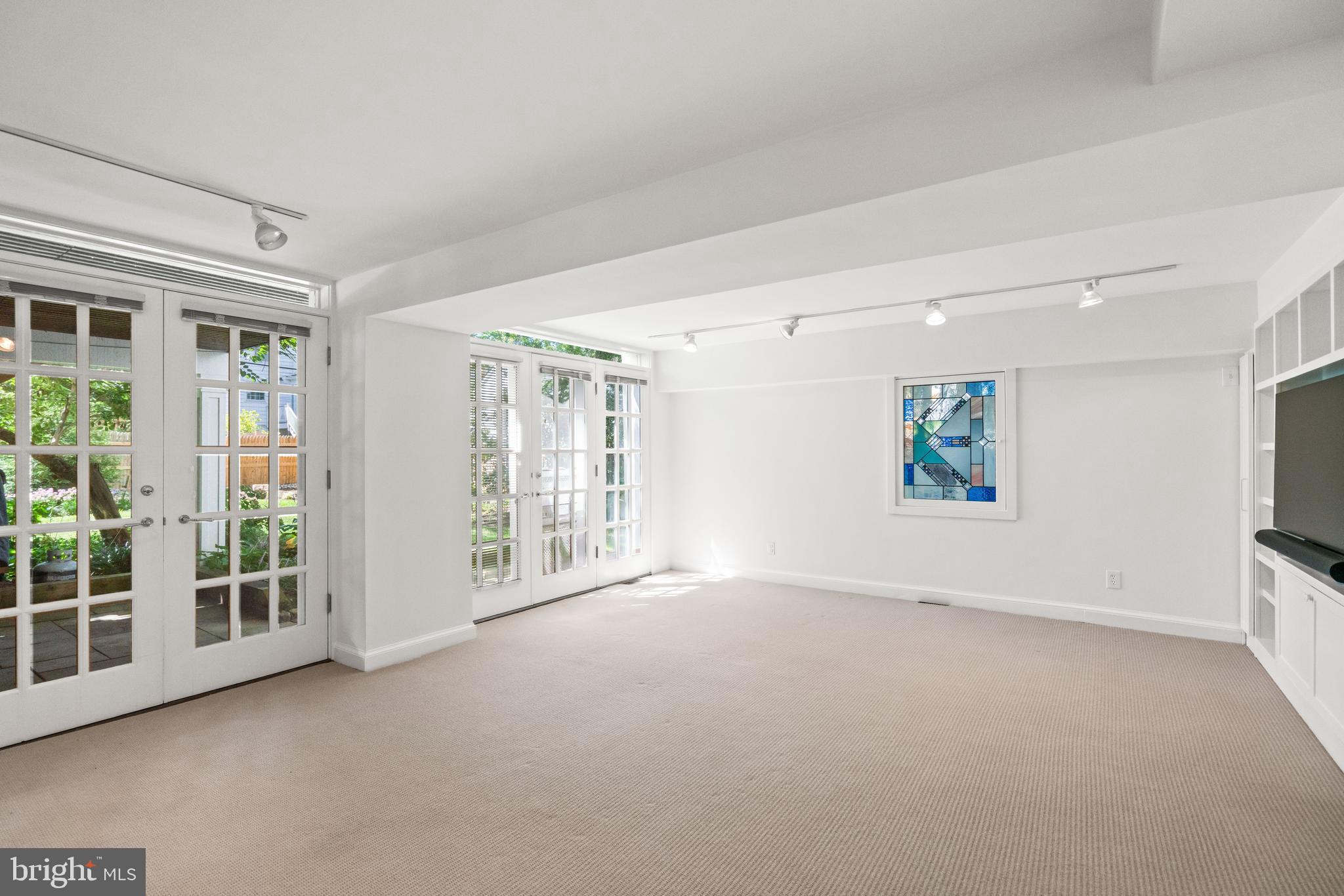 CHEVY CHASE VILLAGE - Residential