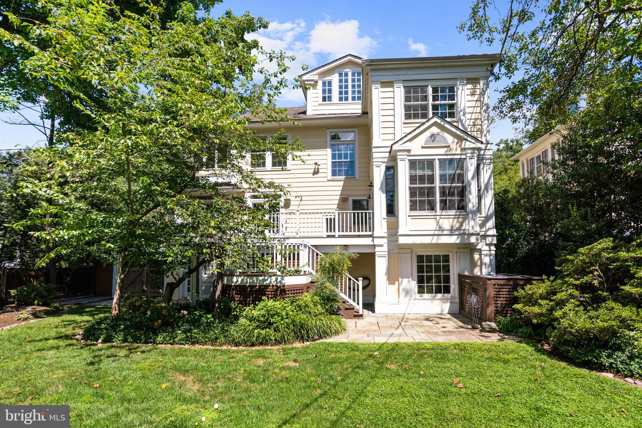 CHEVY CHASE VILLAGE - Residential