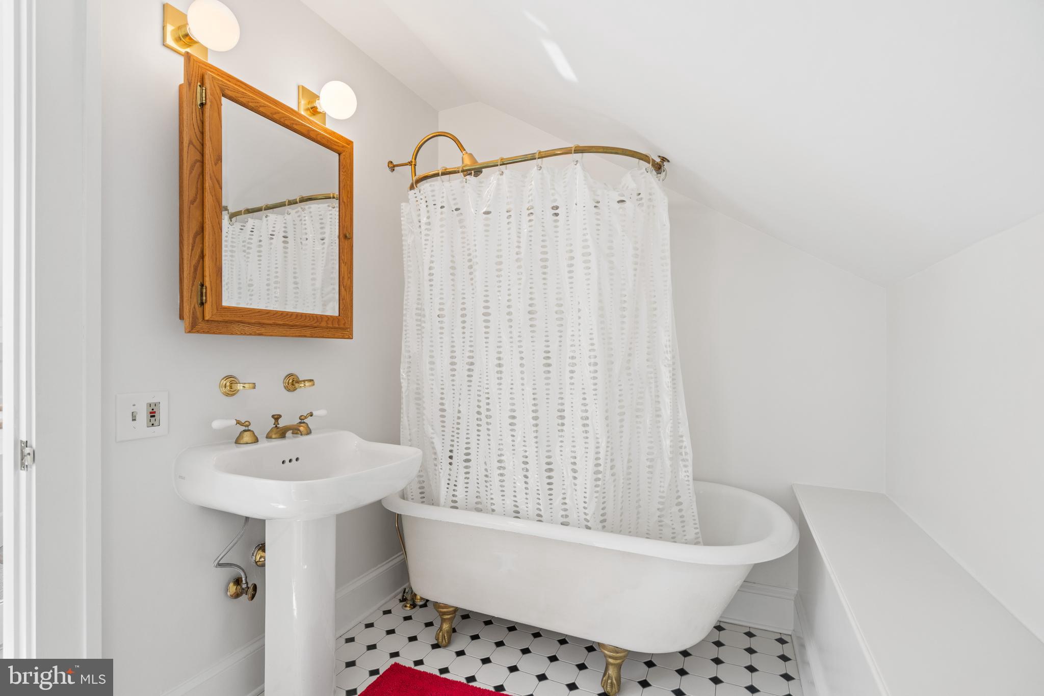 CHEVY CHASE VILLAGE - Residential