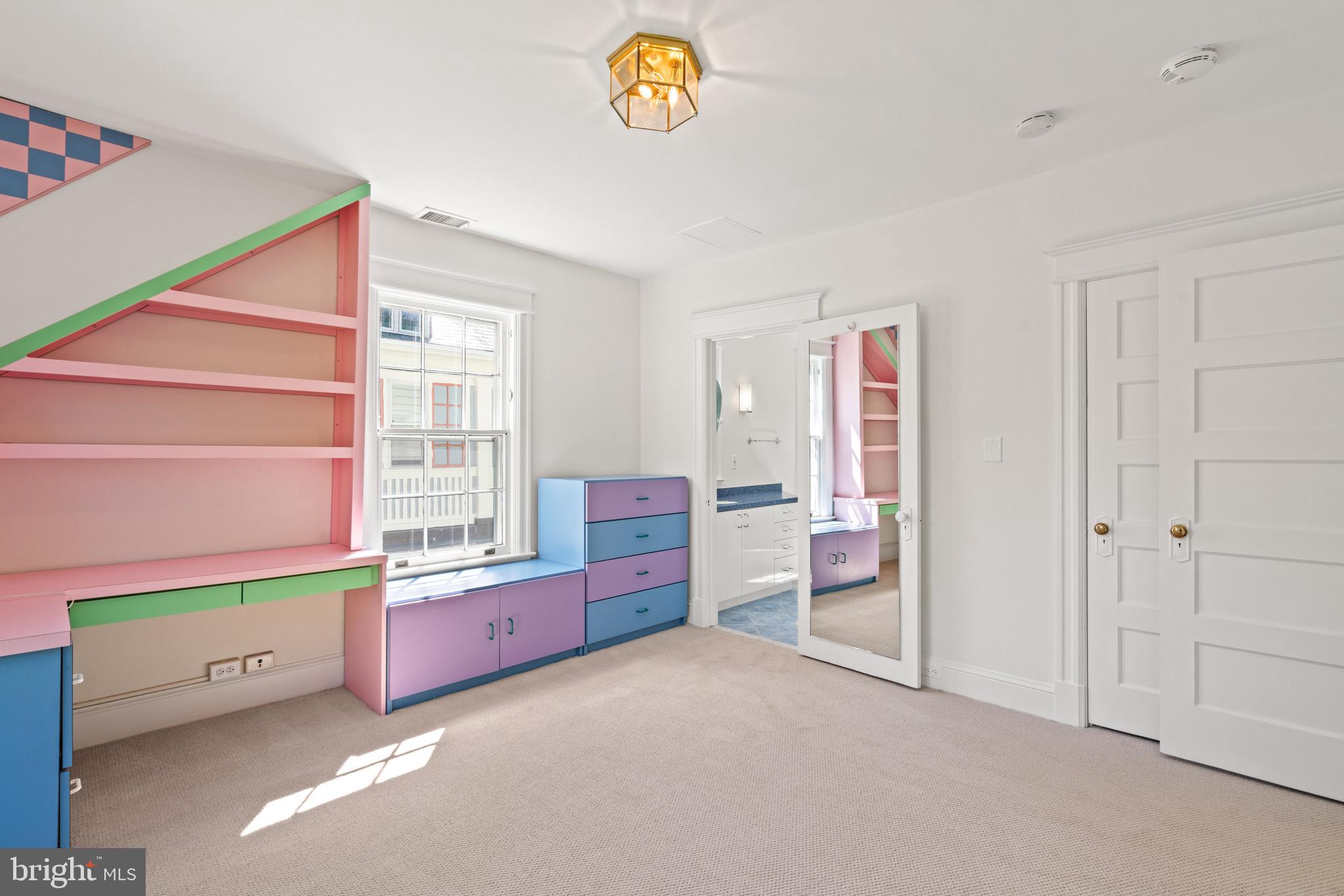 CHEVY CHASE VILLAGE - Residential