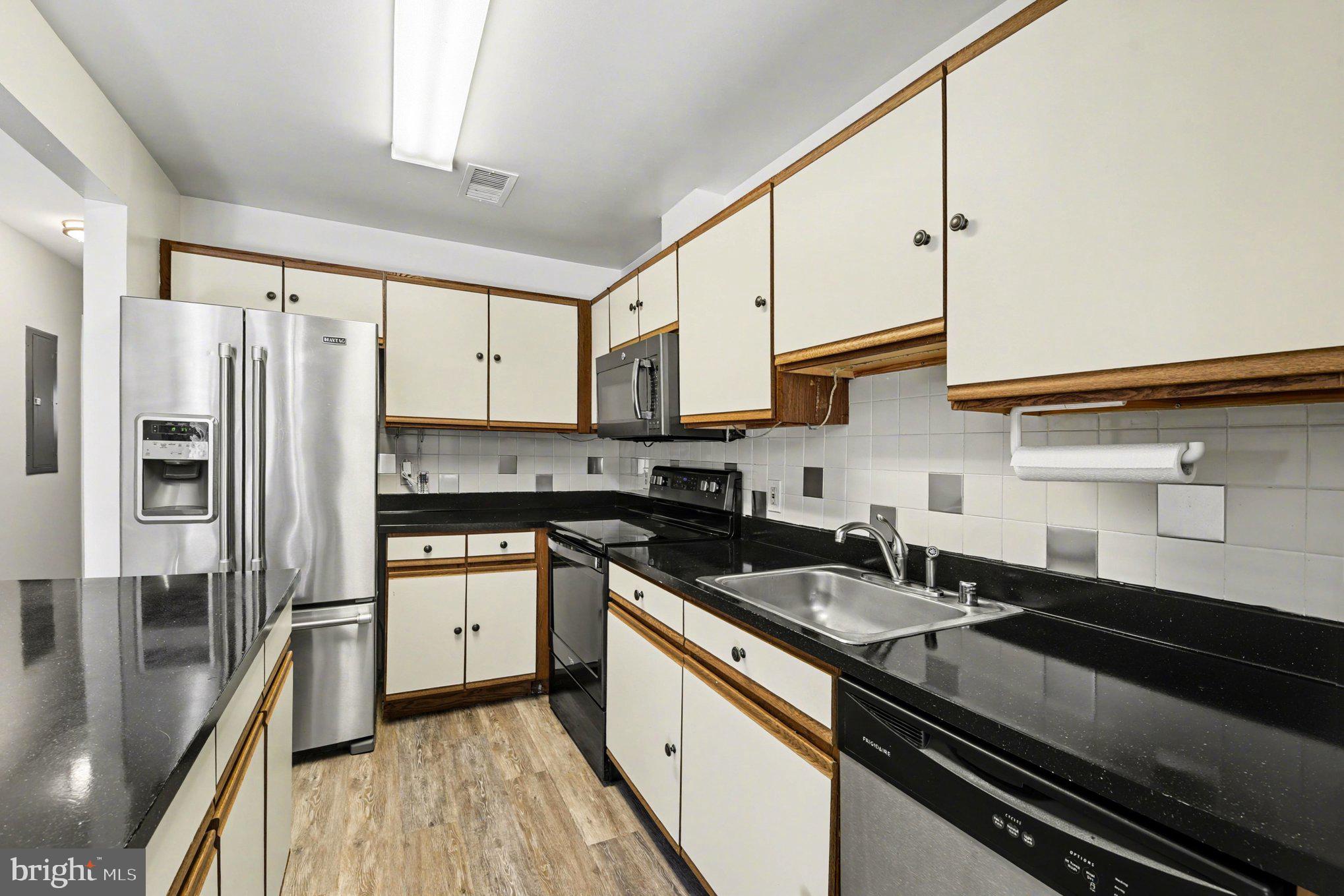 ASHLAR HILL - Residential