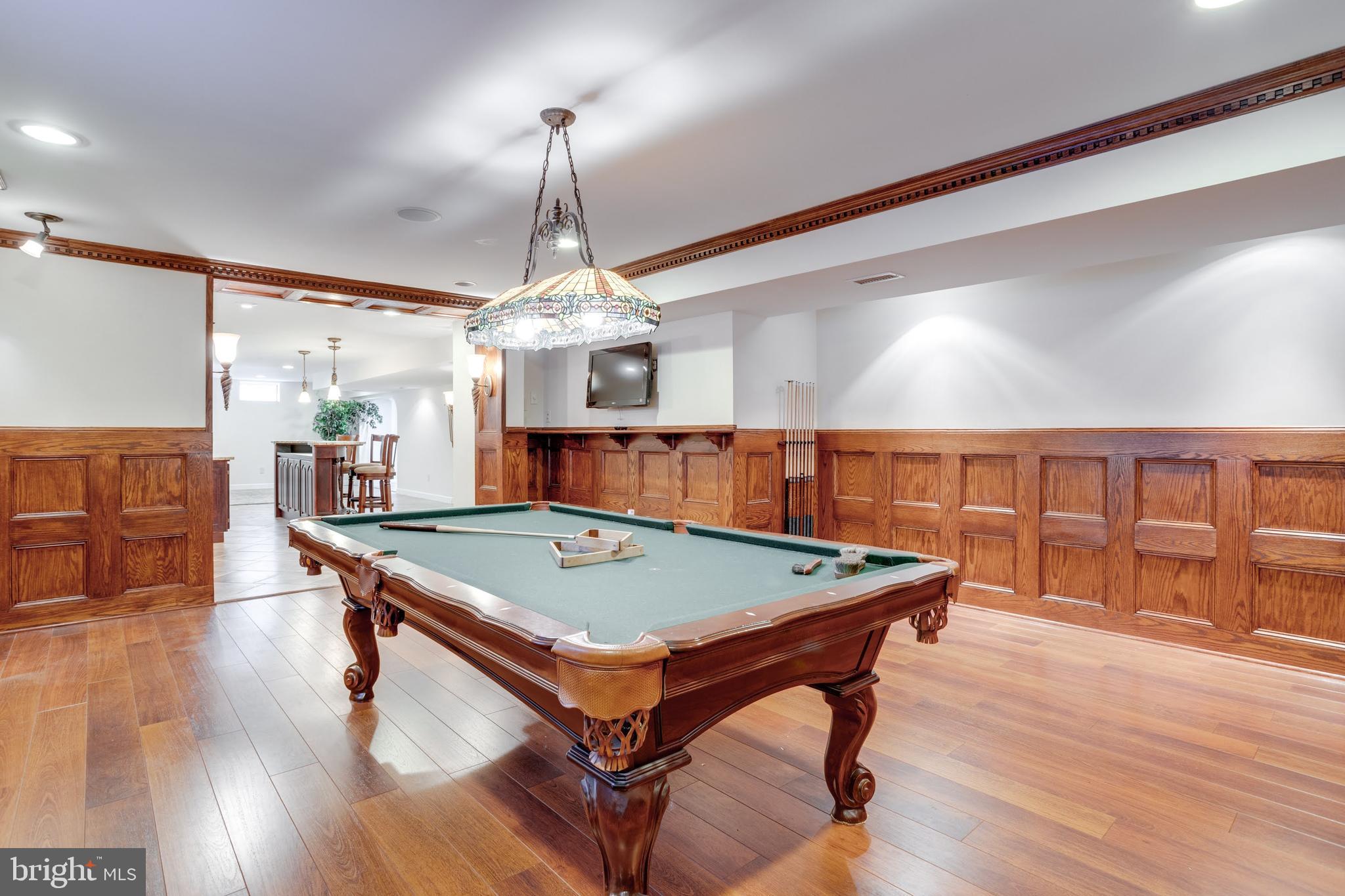 FAIR LAKES CHASE - Residential