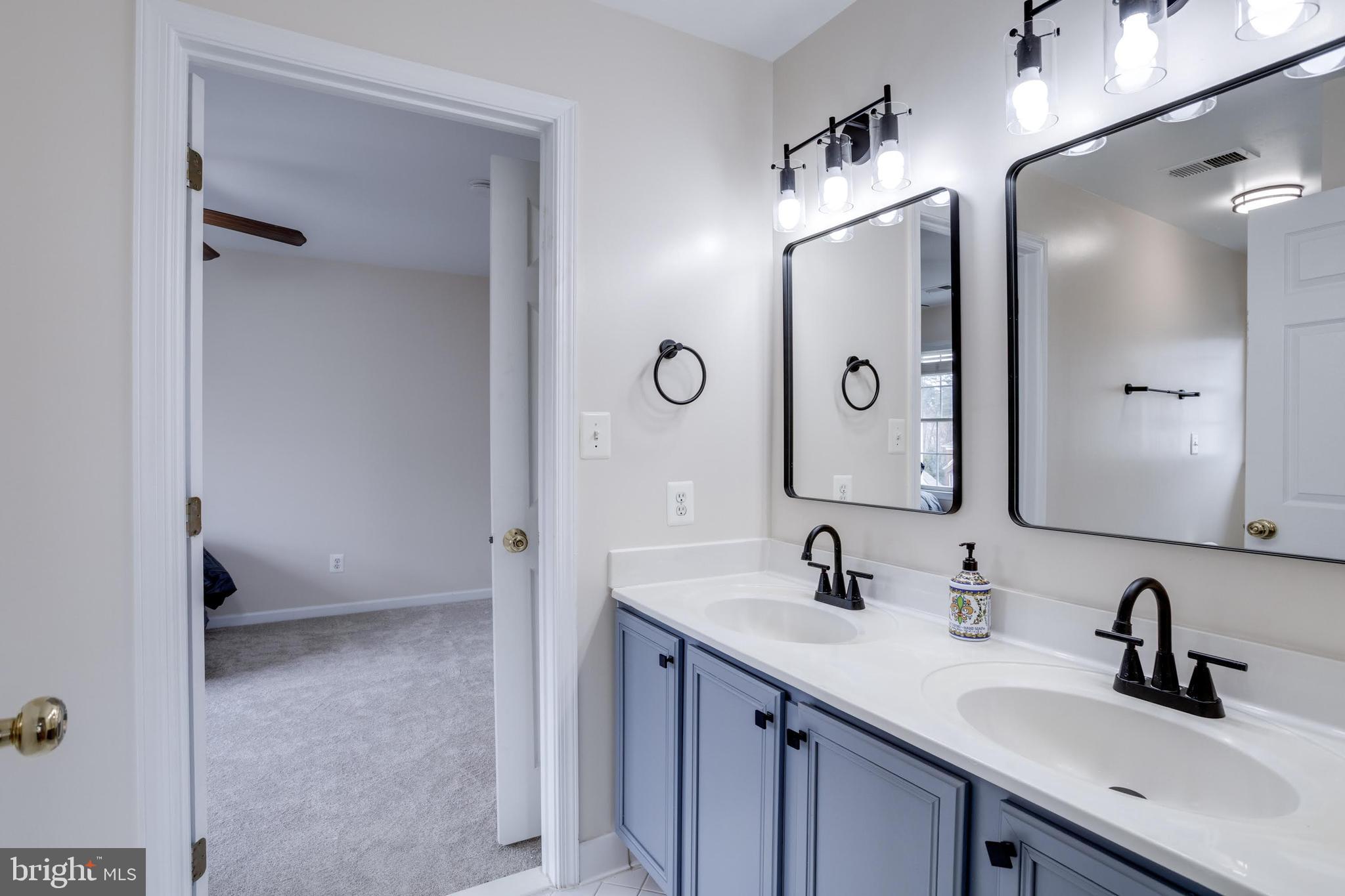 FAIR LAKES CHASE - Residential