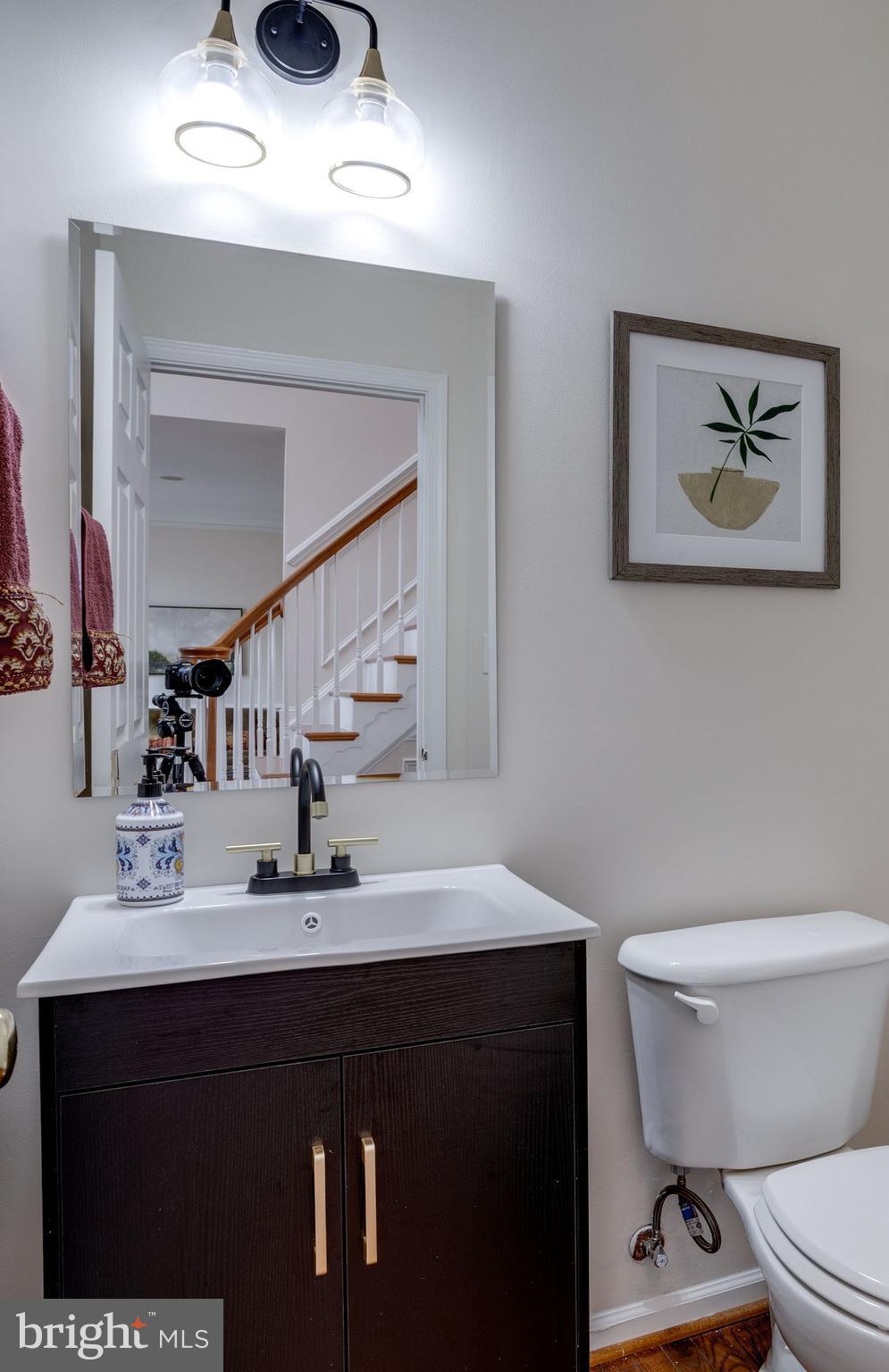 FAIR LAKES CHASE - Residential