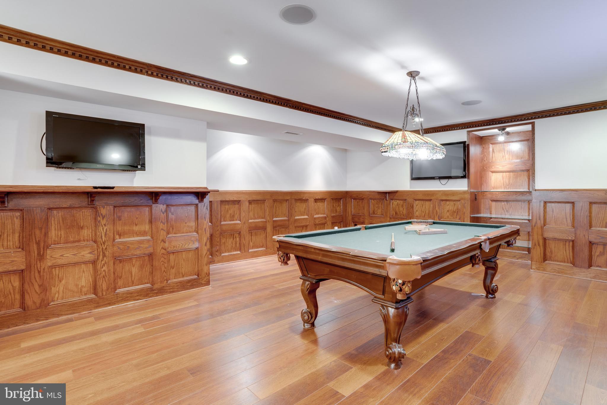 FAIR LAKES CHASE - Residential