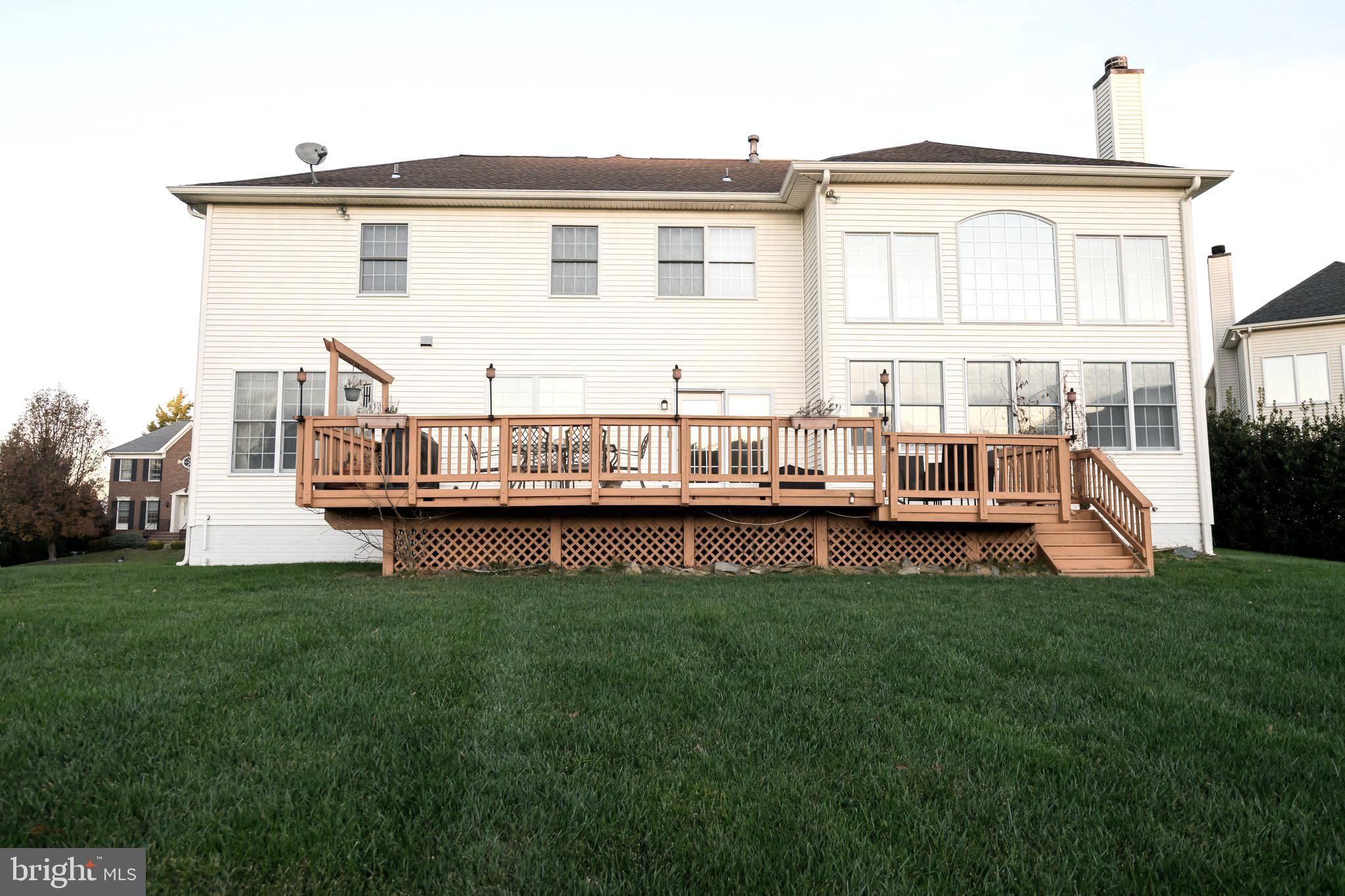 FAIR LAKES CHASE - Residential