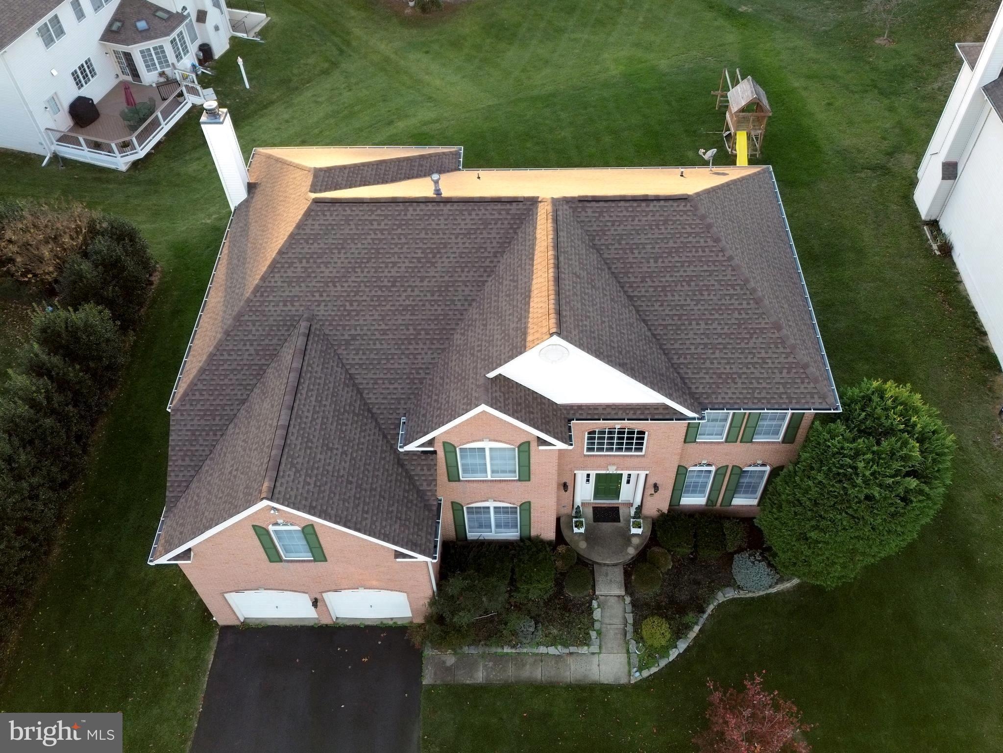 FAIR LAKES CHASE - Residential