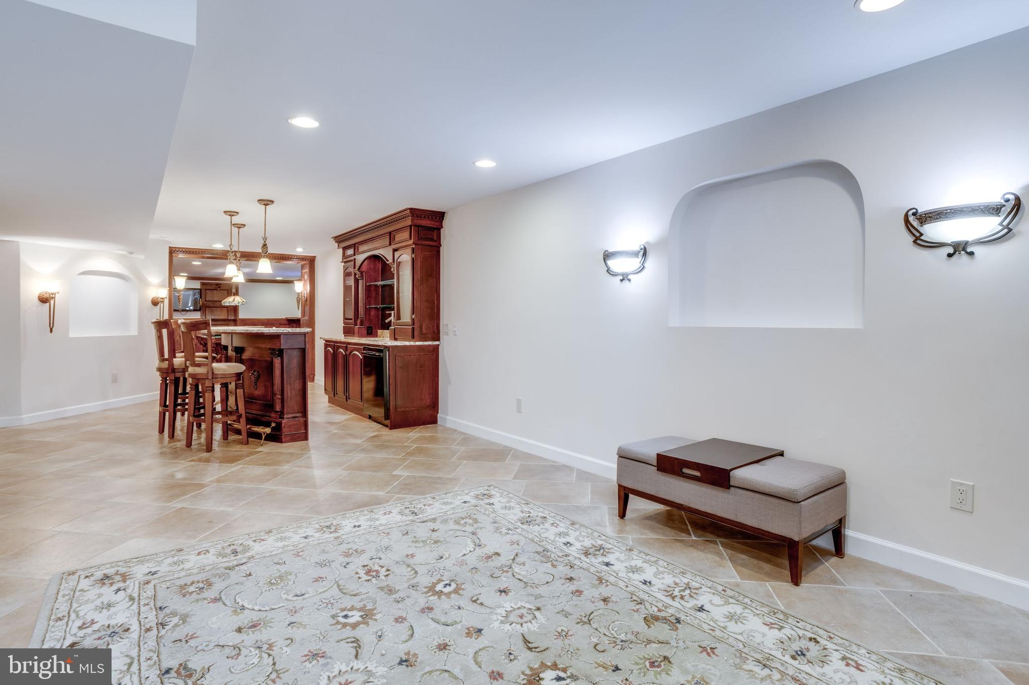 FAIR LAKES CHASE - Residential