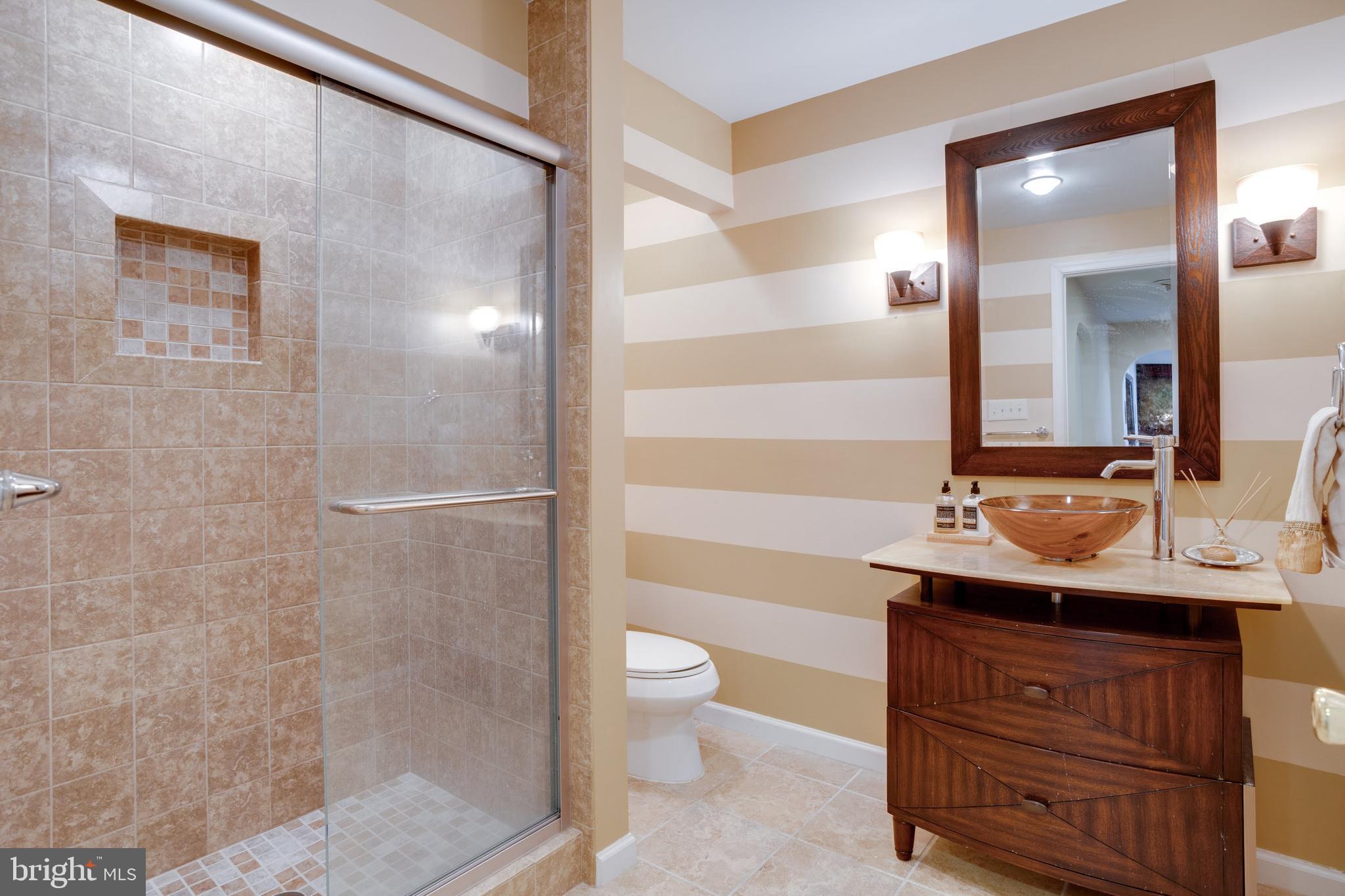 FAIR LAKES CHASE - Residential