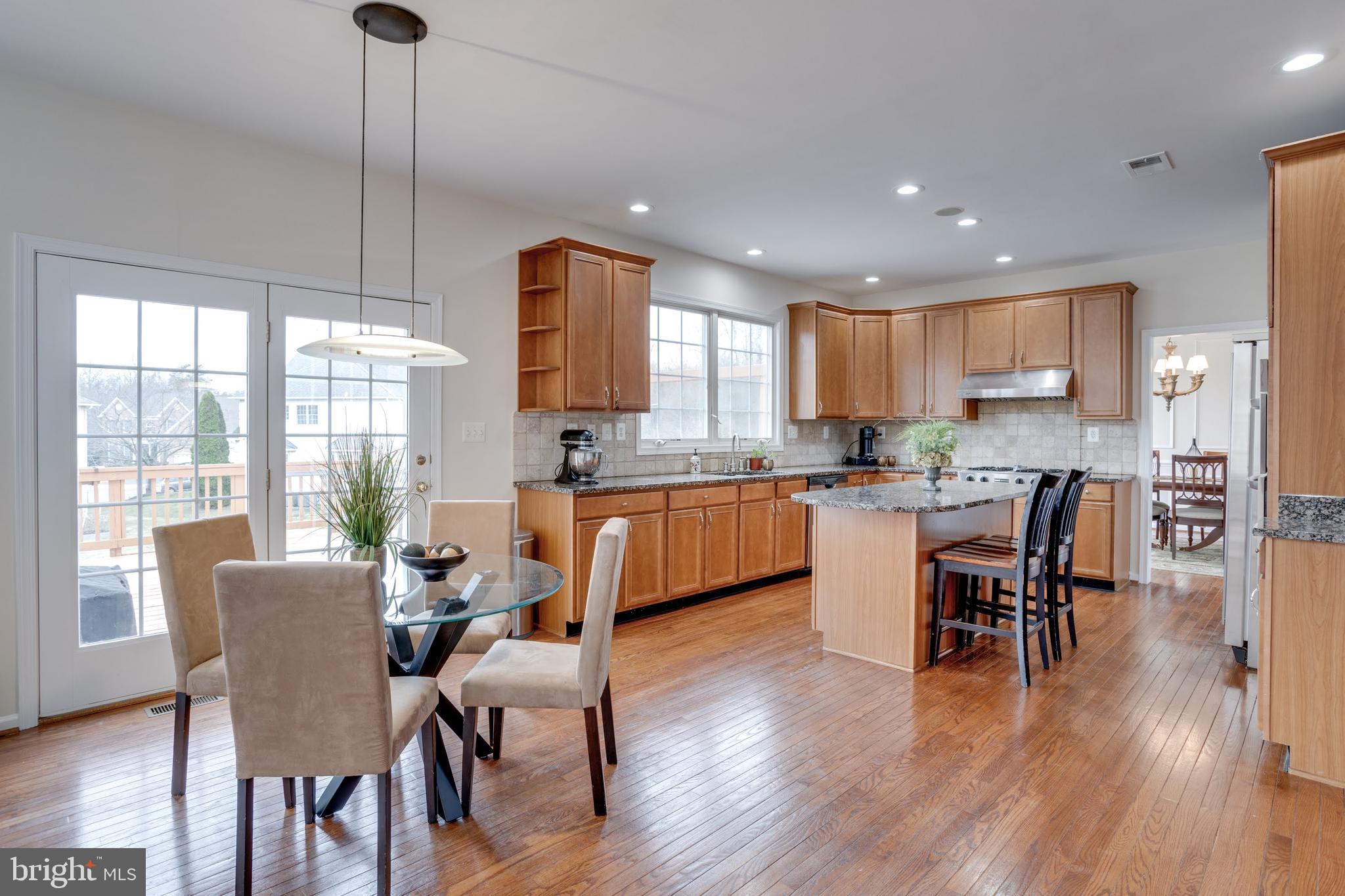 FAIR LAKES CHASE - Residential