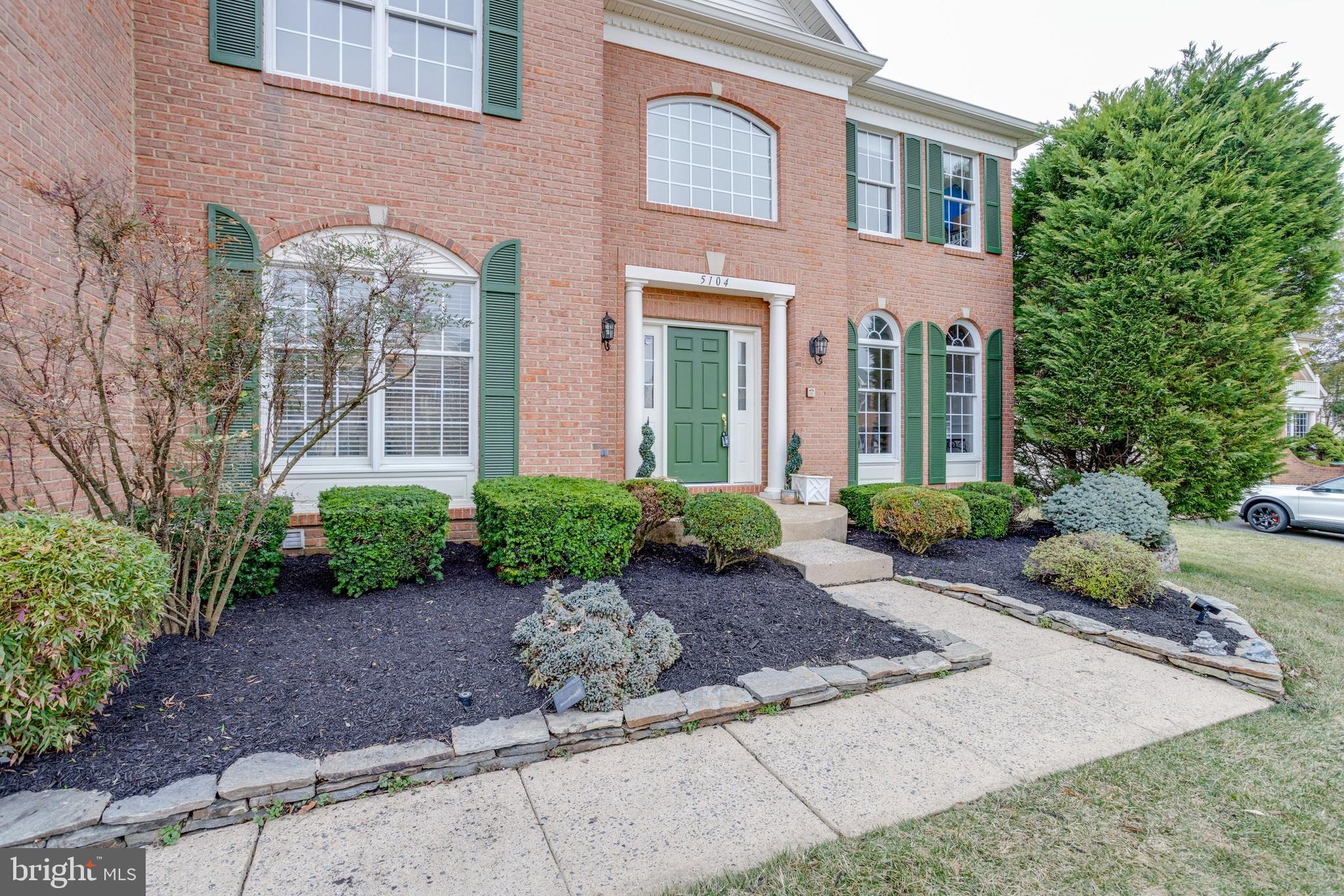 FAIR LAKES CHASE - Residential