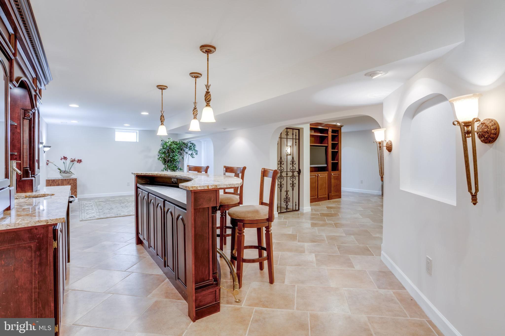 FAIR LAKES CHASE - Residential