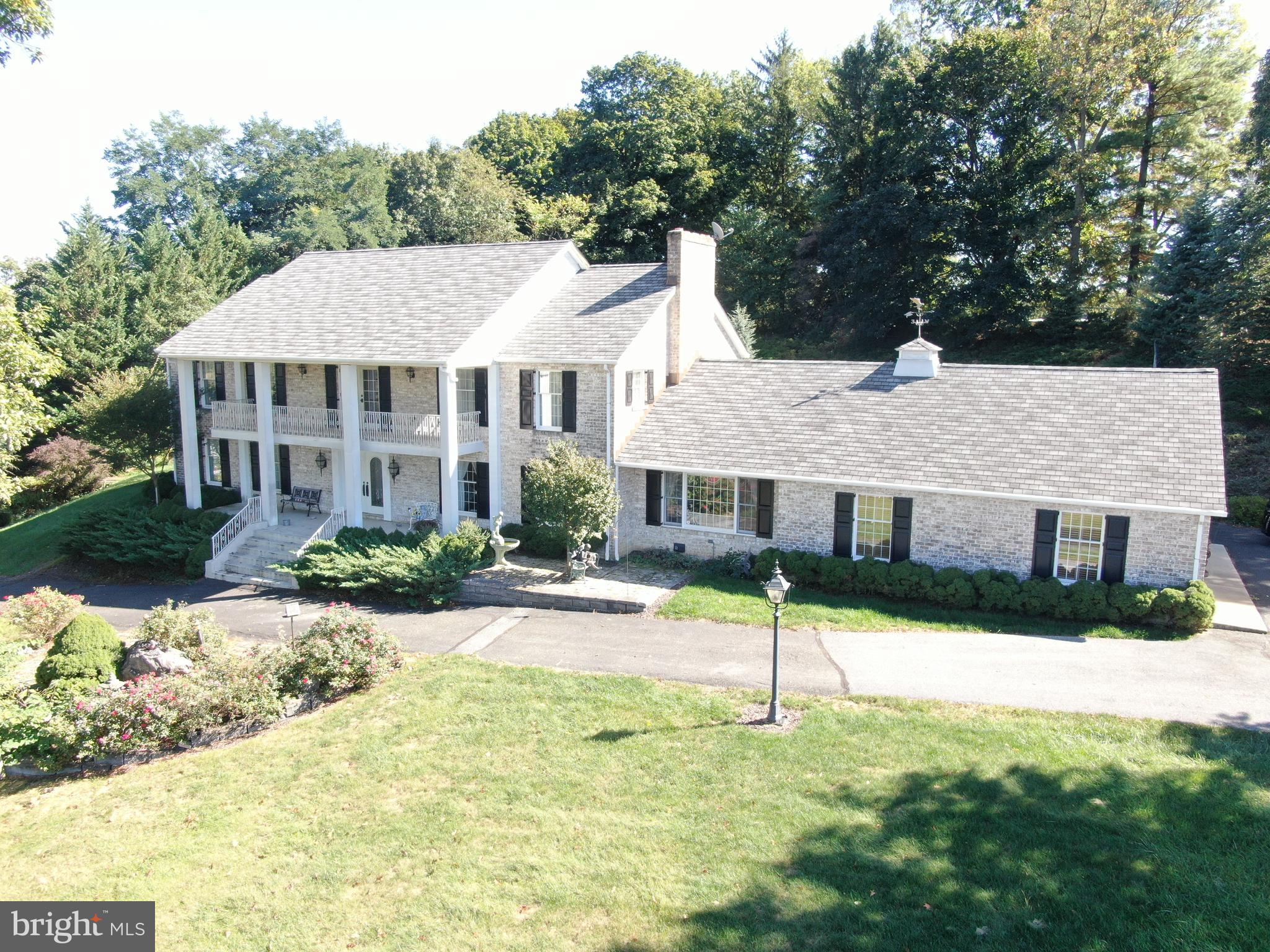 586 CRESTWOOD DRIVE