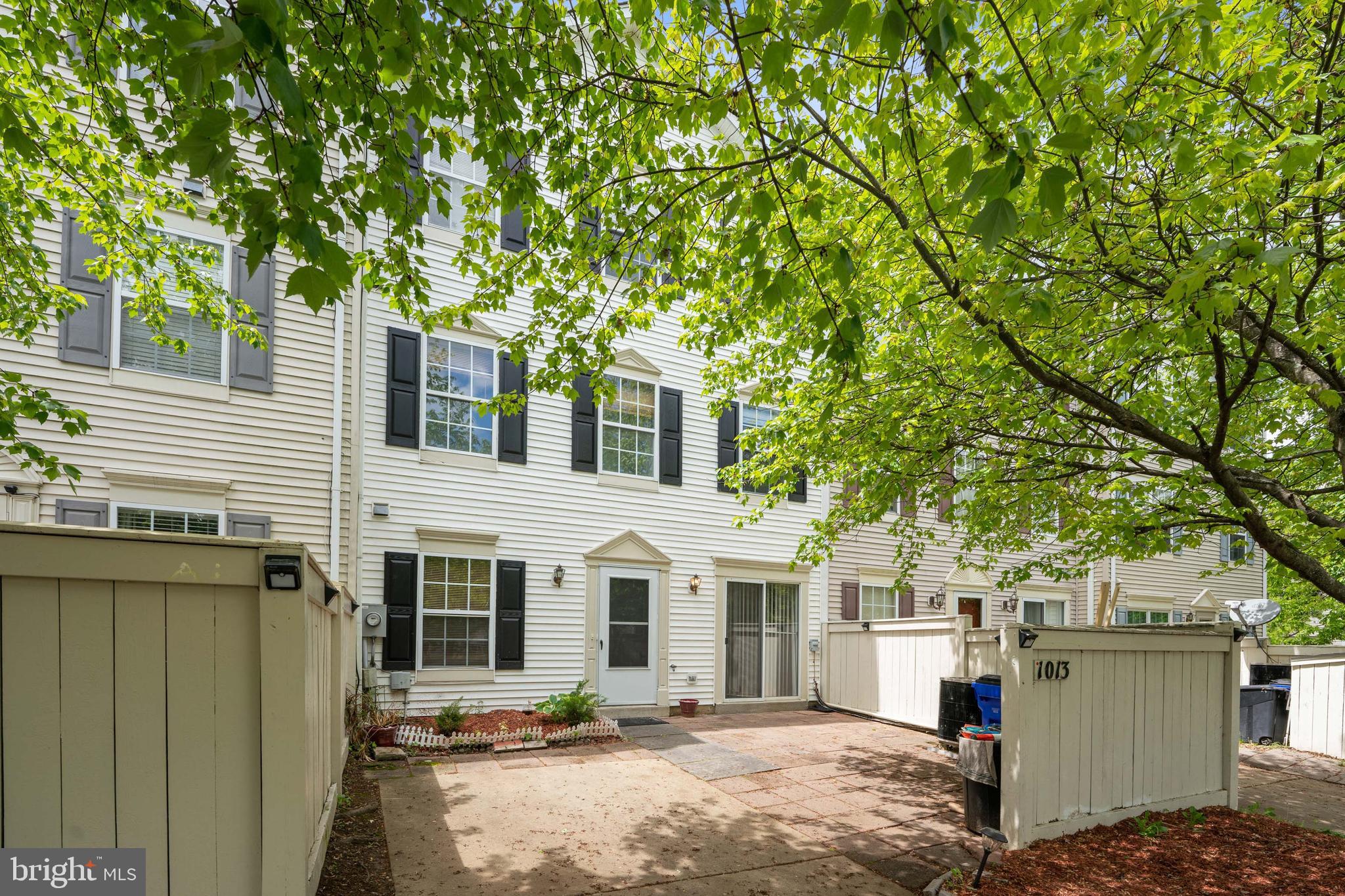 This 3 BR, 2.5 BA beautiful townhome features wood floor, newly installed wall to wall carpets, freshly painted w/ attractive neutral color throughout inside and outside, made ready for the new owner to move in. Brand new washer and dryer conveniently located at upper level 1, and forced heat and cold air system ideally built into the upper level 2 for efficiency. Large, spacious , adorable Master Bedroom Suite with ulitmate privacy has a large walk-In closet and a standard size closet to organize all your precious belongings. This type of property is a sought after and located in a well desired neighborhood, and shows well.