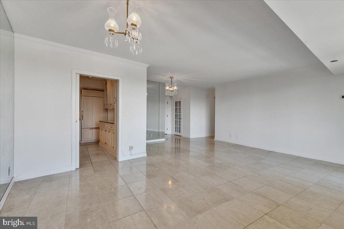 1805 CRYSTAL DRIVE 511S