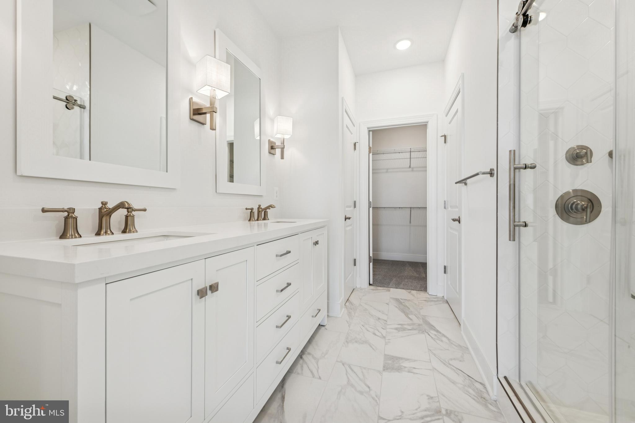 BAY KNOLLS - Residential