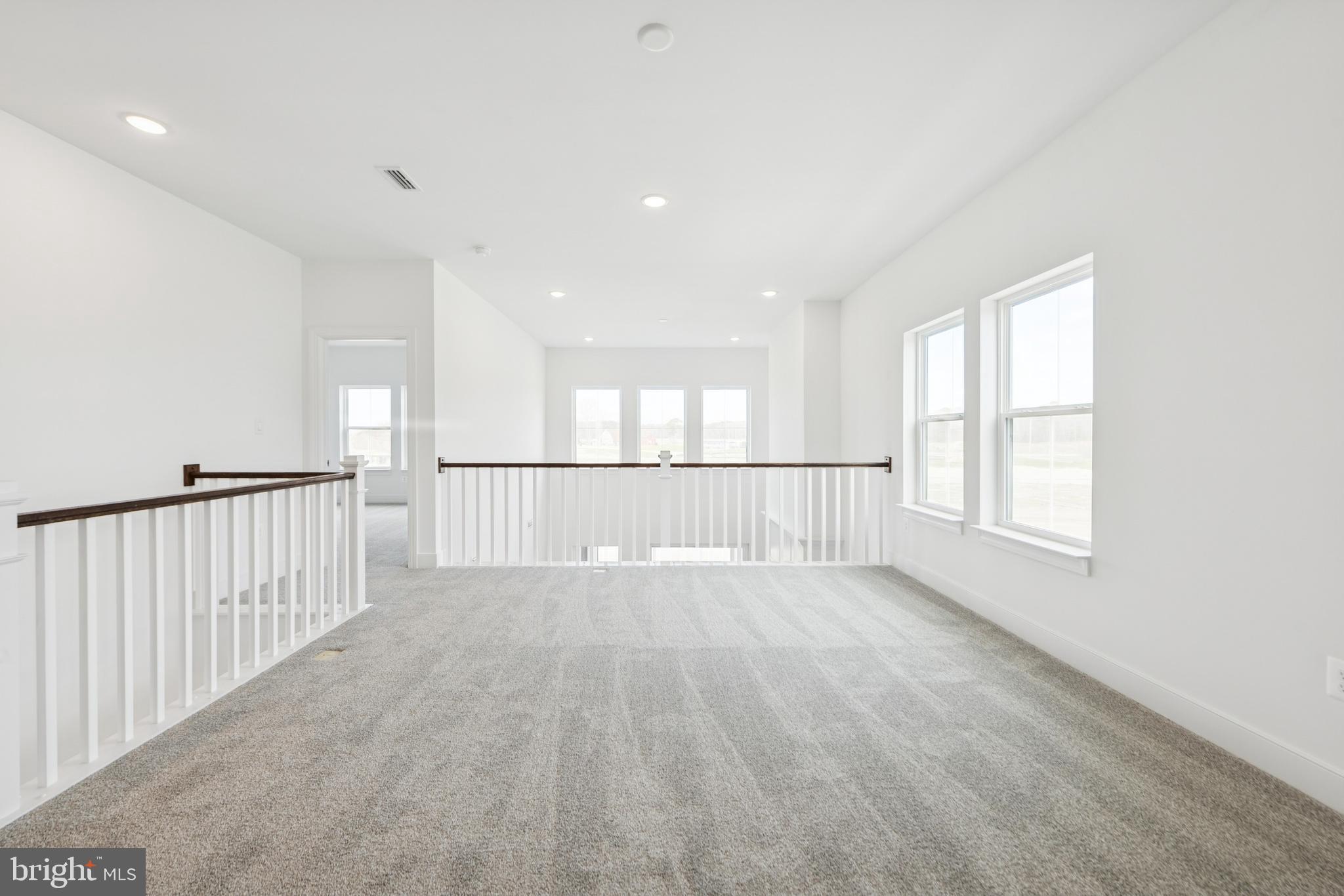 BAY KNOLLS - Residential