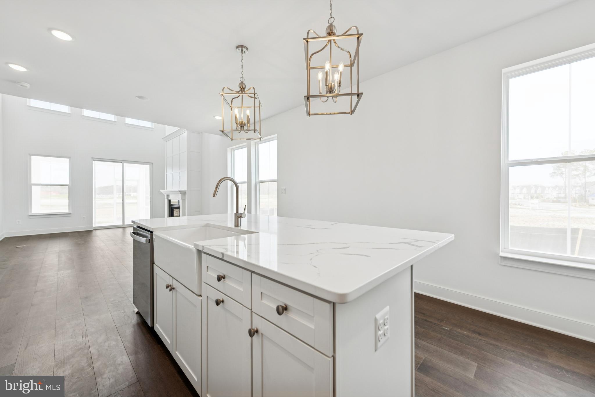 BAY KNOLLS - Residential