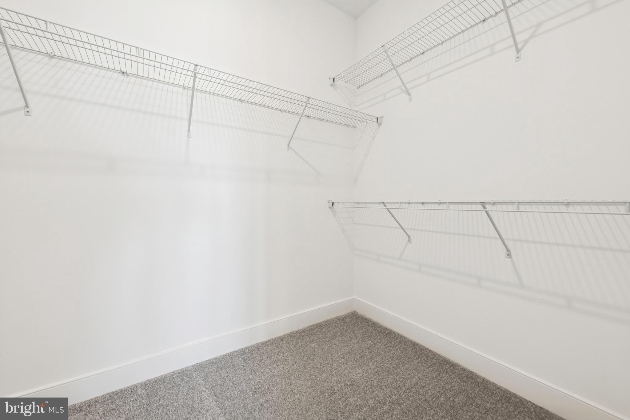 BAY KNOLLS - Residential