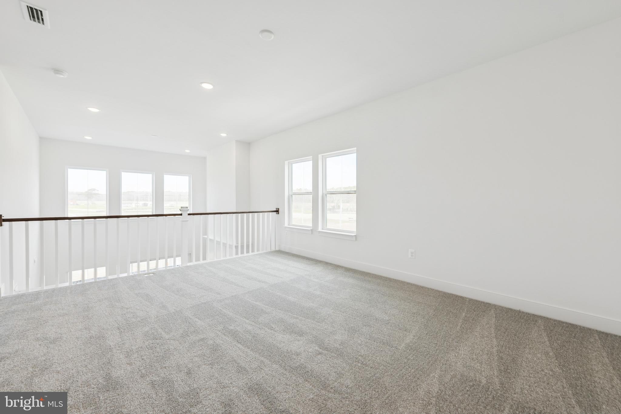 BAY KNOLLS - Residential