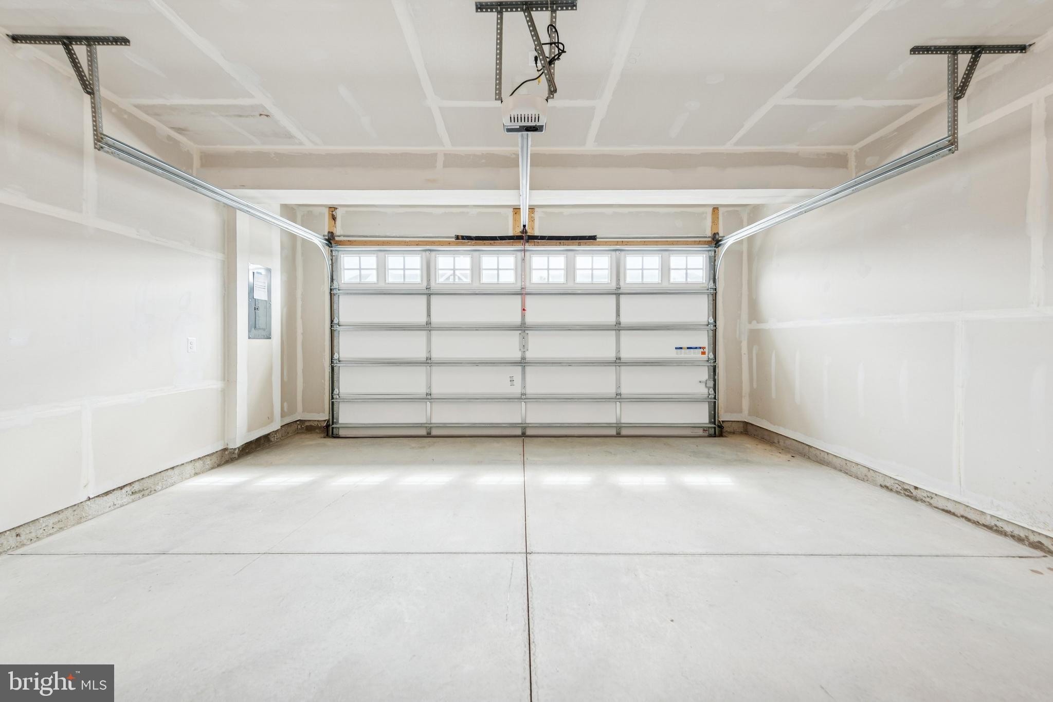 BAY KNOLLS - Residential