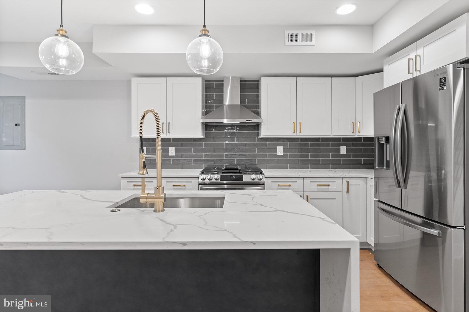 PASSYUNK SQUARE - Residential