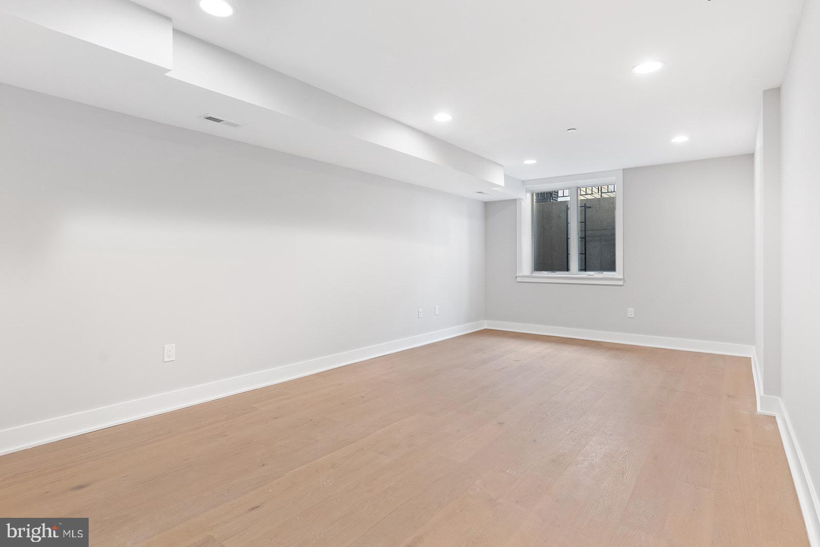 PASSYUNK SQUARE - Residential