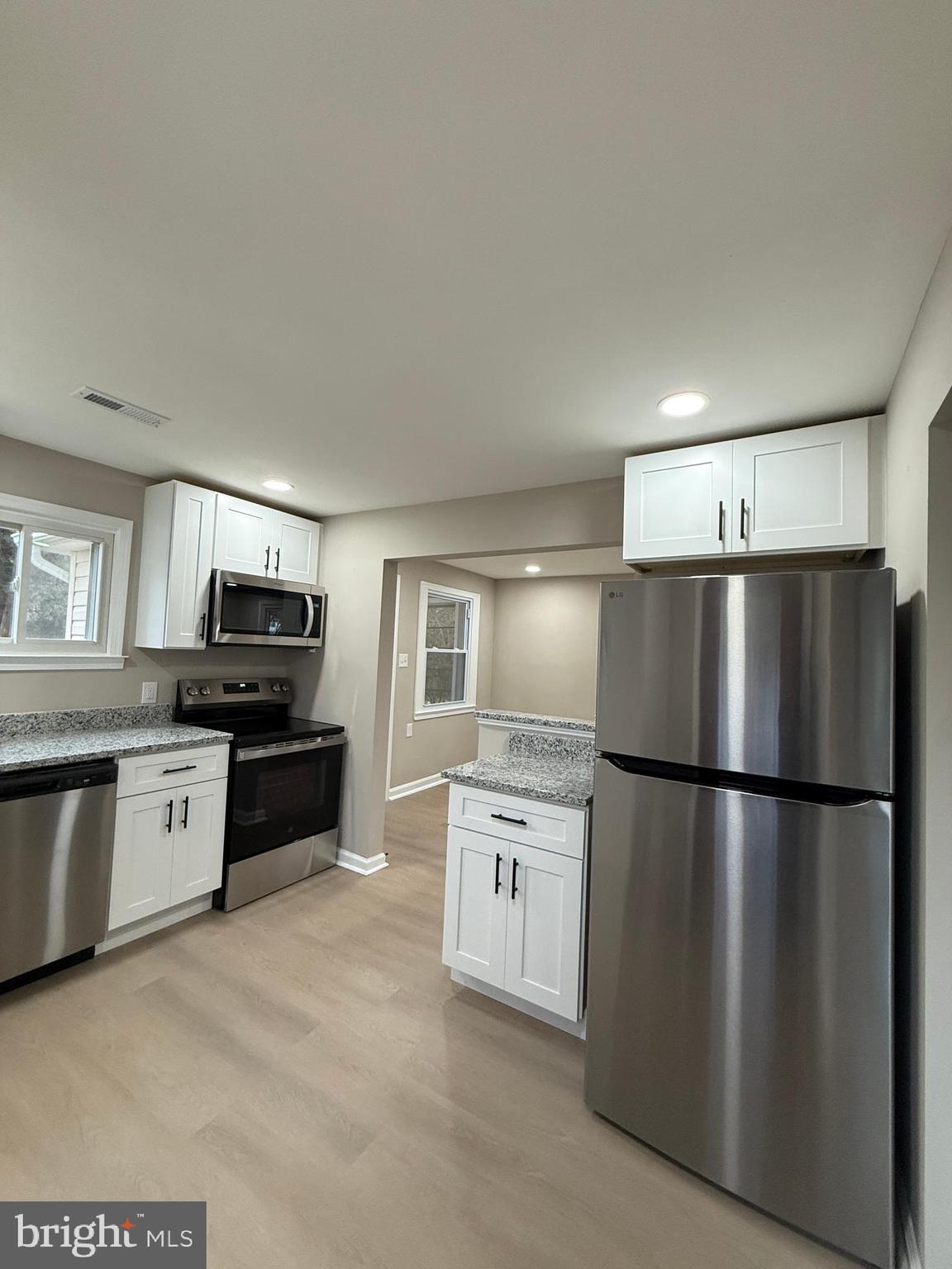 LINDA KNOLLS - Residential