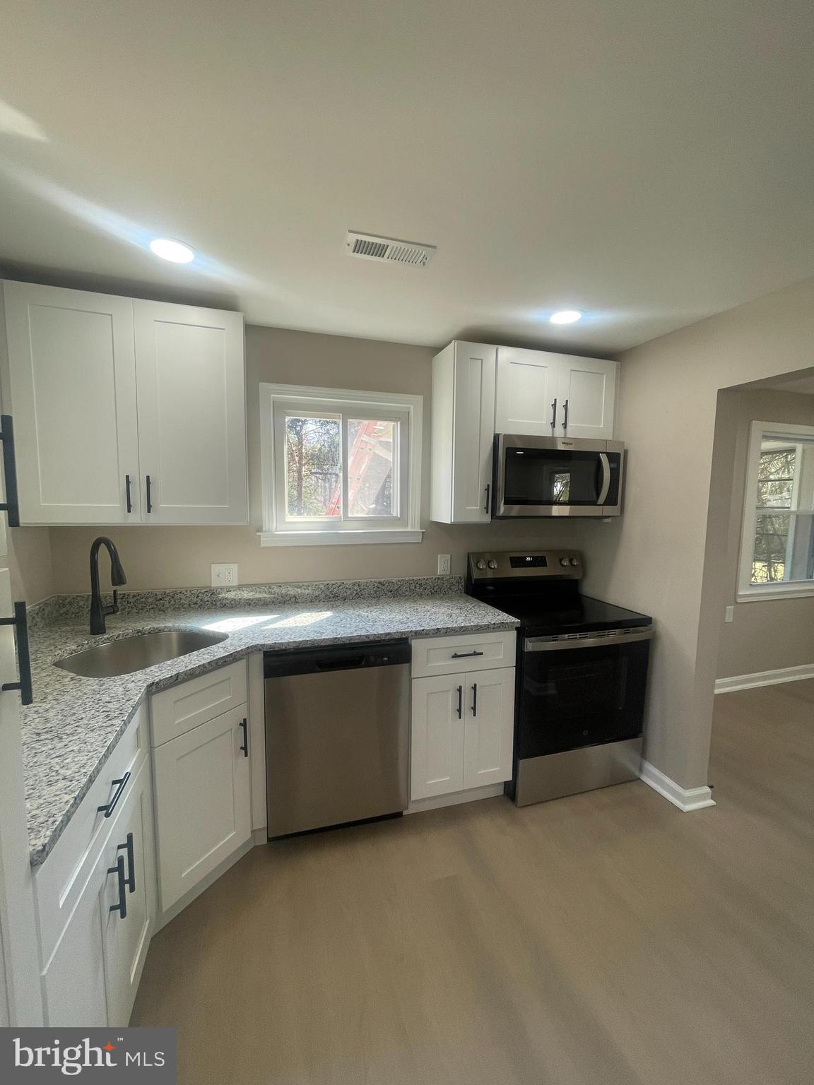 LINDA KNOLLS - Residential