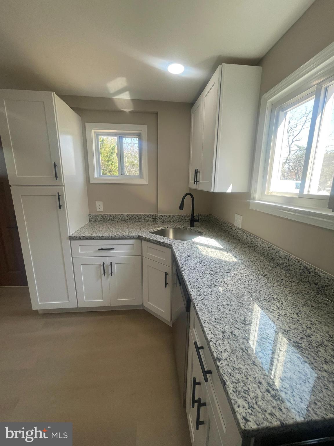 LINDA KNOLLS - Residential