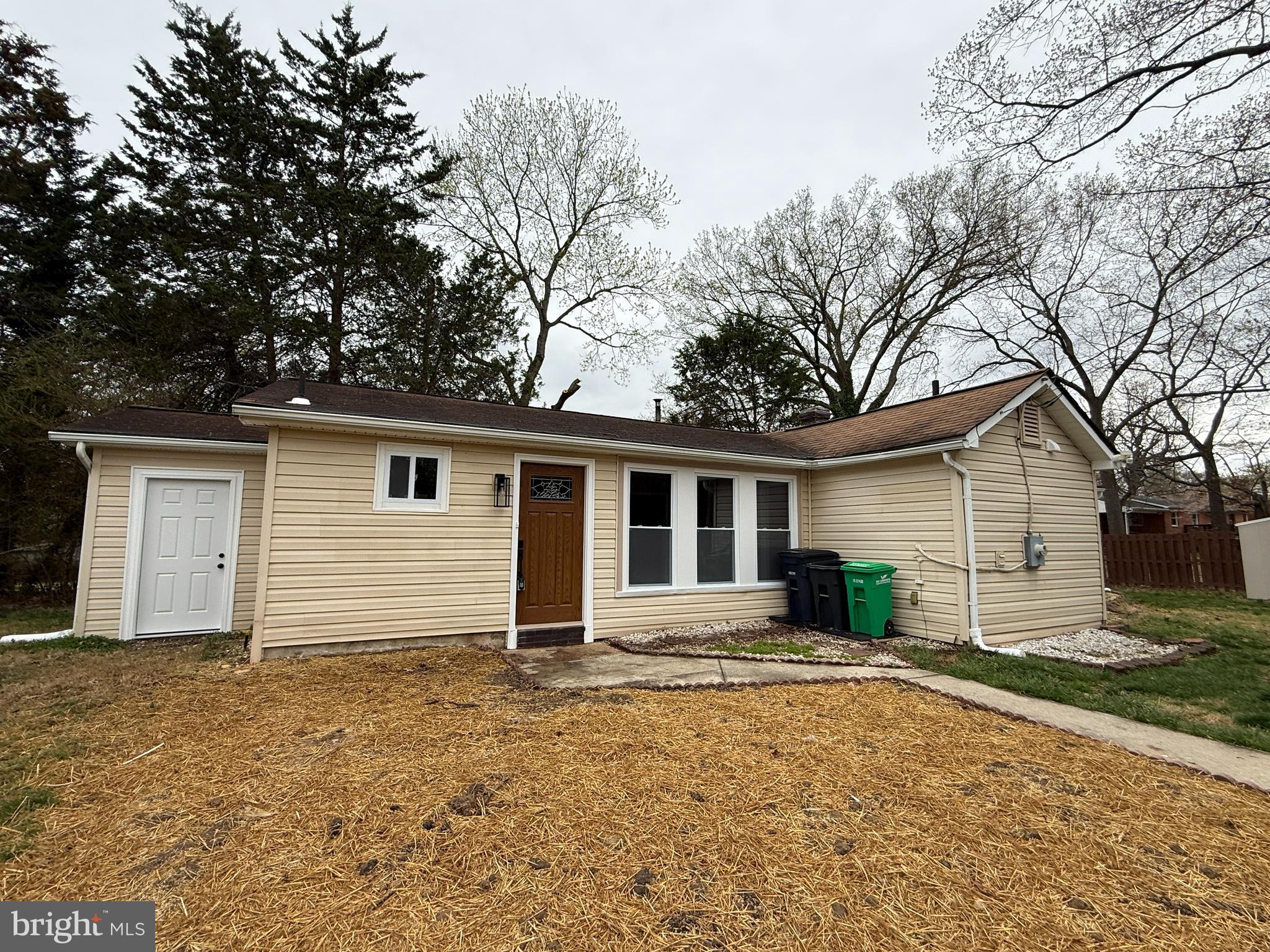 LINDA KNOLLS - Residential