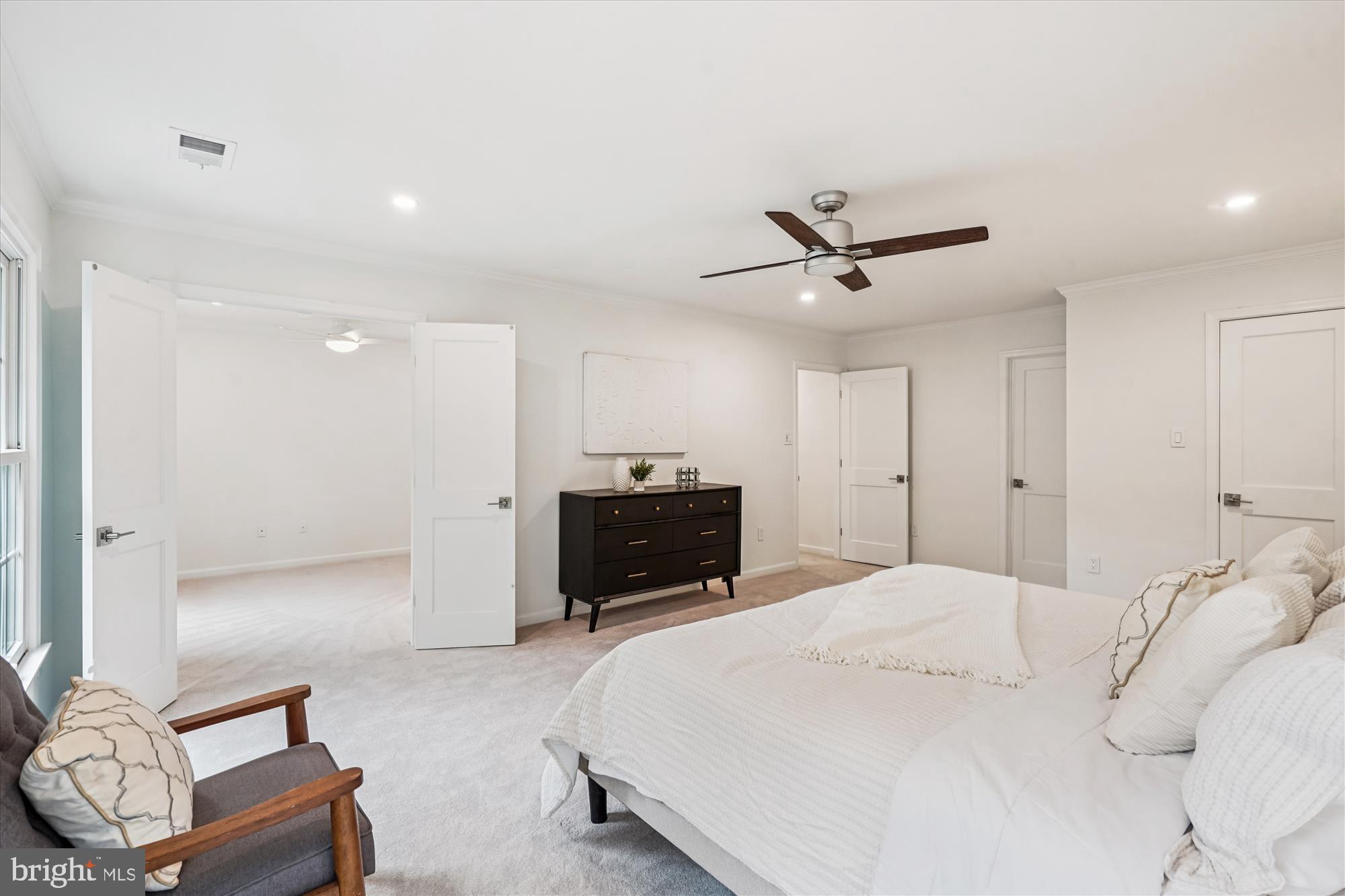 VALEWOOD MANOR - Residential