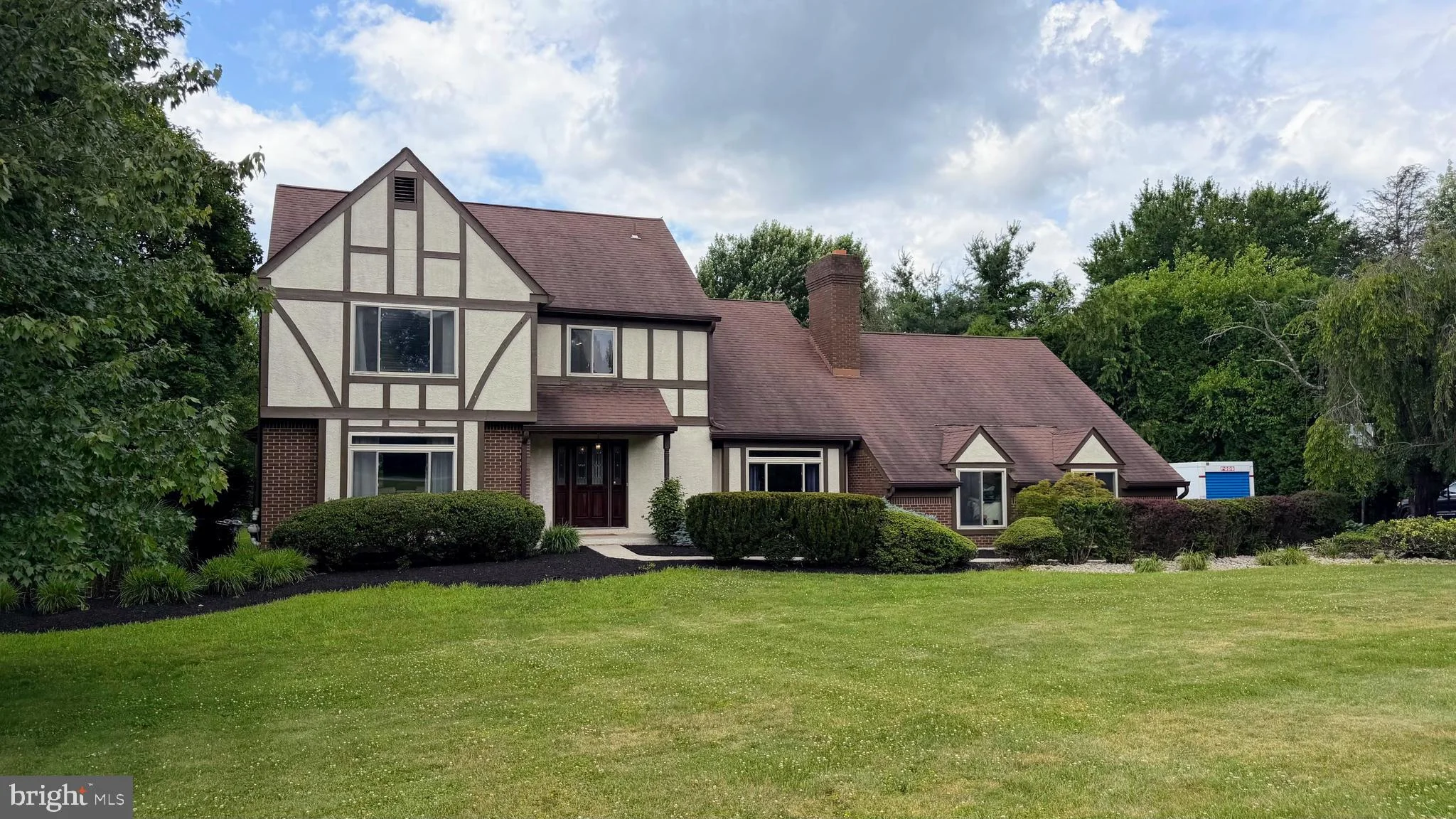 170 Lenora Lane