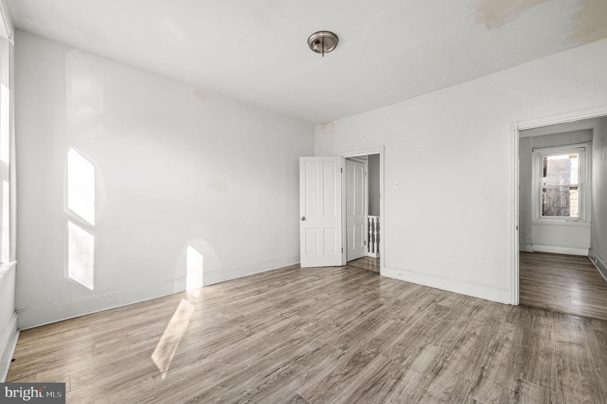 SQUIRREL HILL - Residential