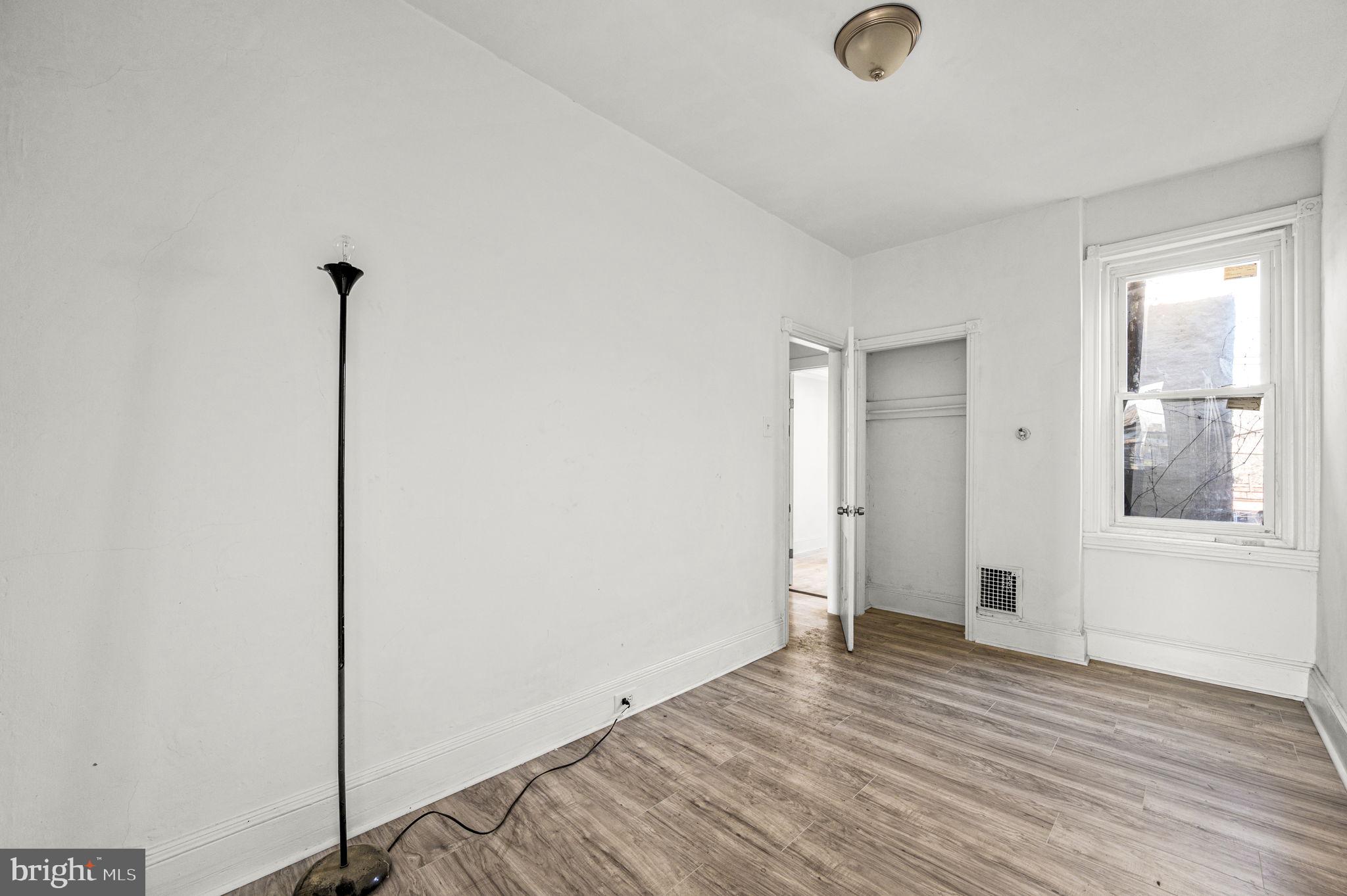 SQUIRREL HILL - Residential