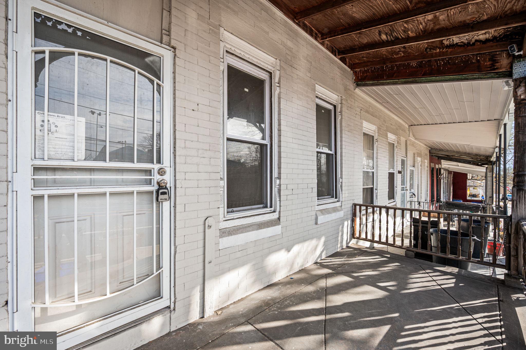 SQUIRREL HILL - Residential