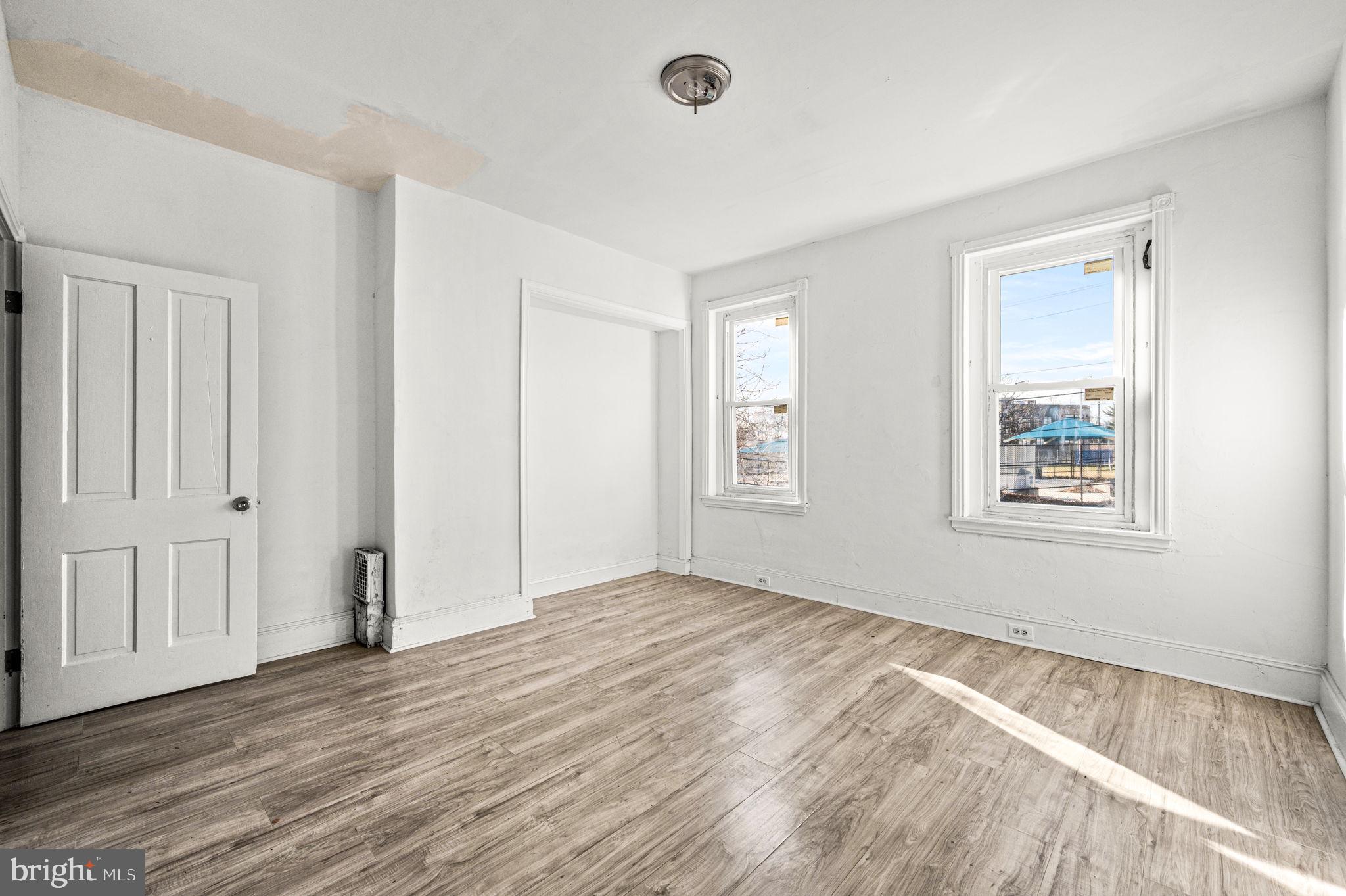 SQUIRREL HILL - Residential