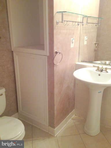 HOLMES RUN PARK - Residential