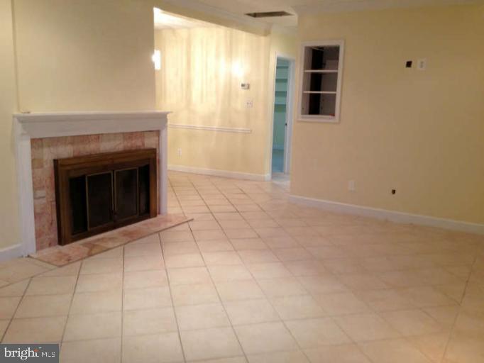 HOLMES RUN PARK - Residential