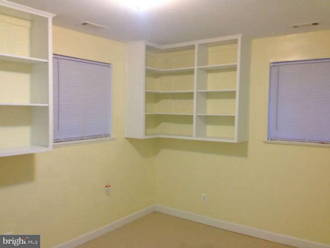 HOLMES RUN PARK - Residential