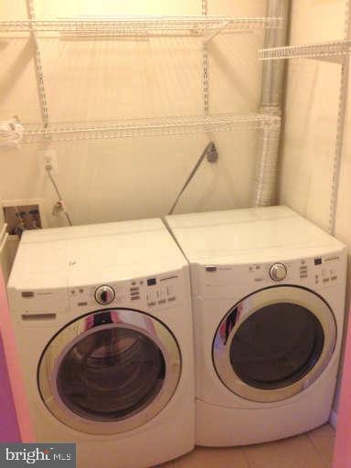 HOLMES RUN PARK - Residential