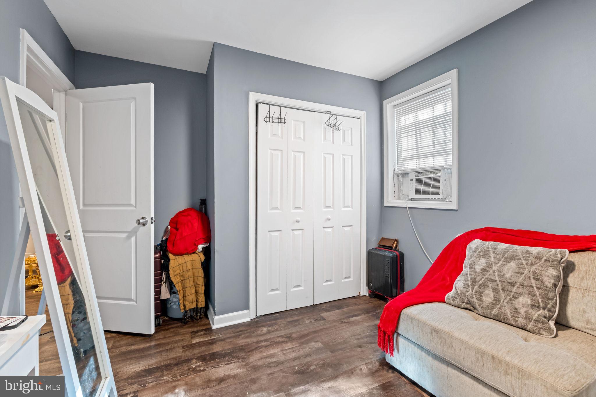 HOLLY HILL MANOR - Residential