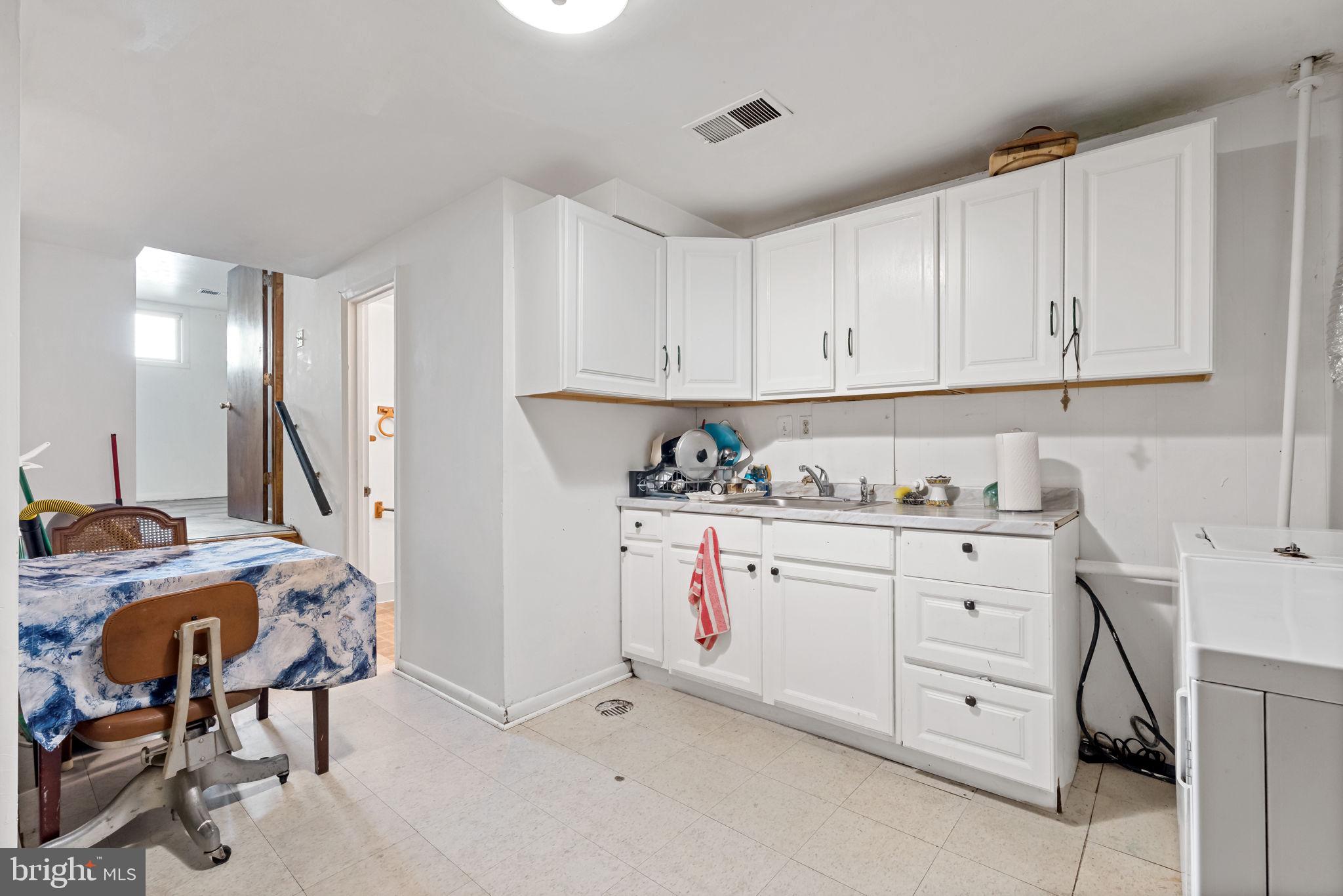 HOLLY HILL MANOR - Residential