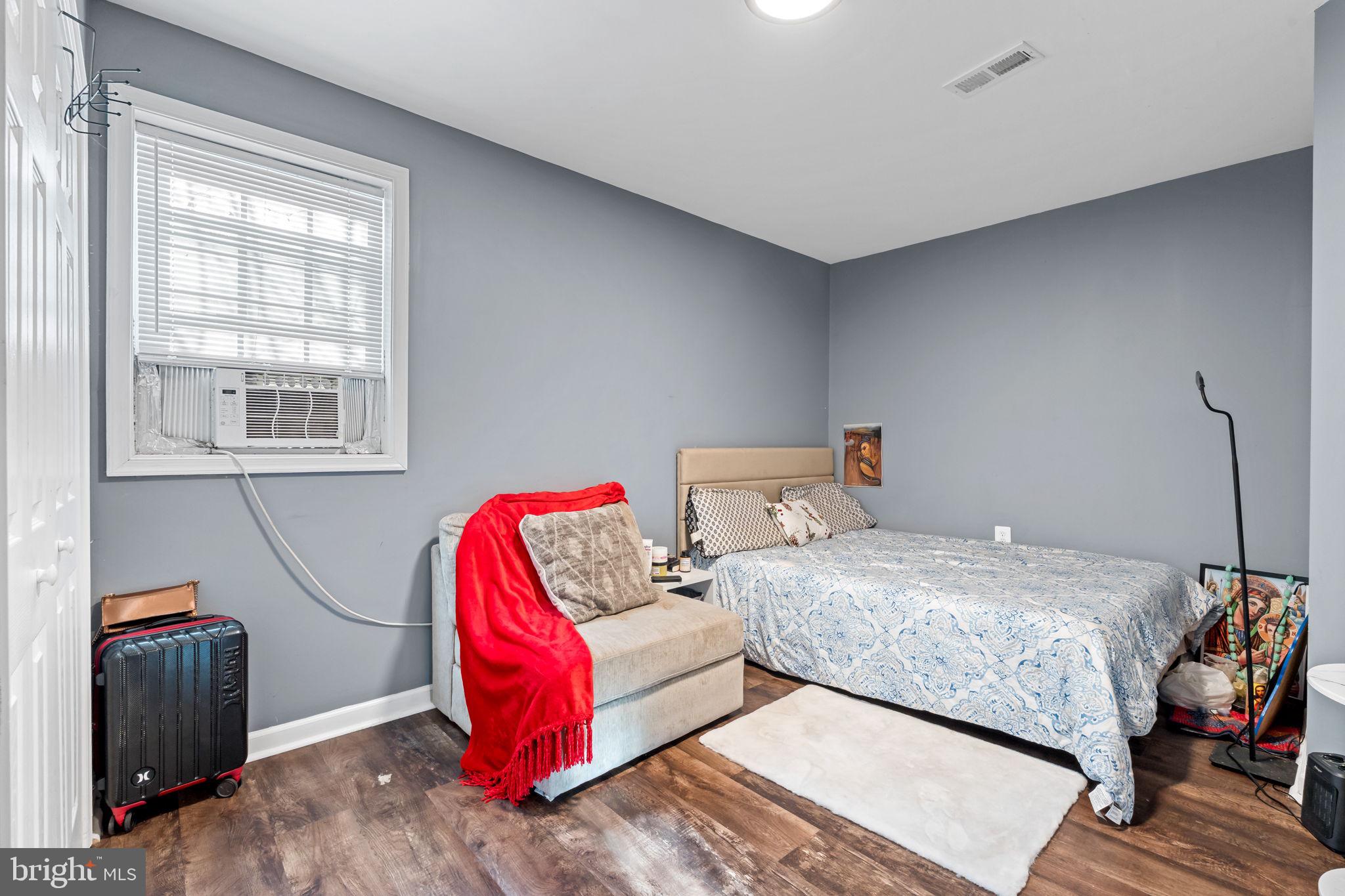 HOLLY HILL MANOR - Residential