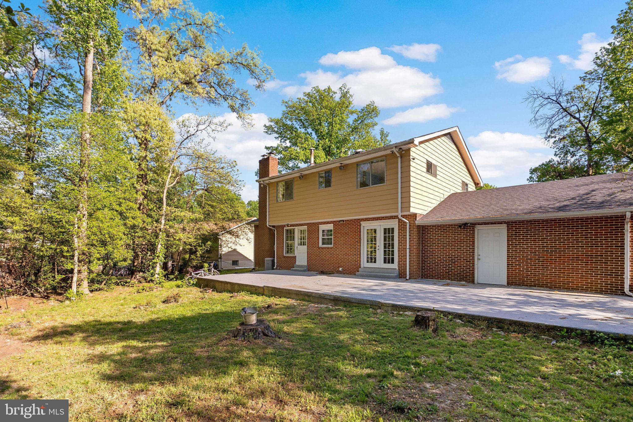 HOLLY HILL MANOR - Residential