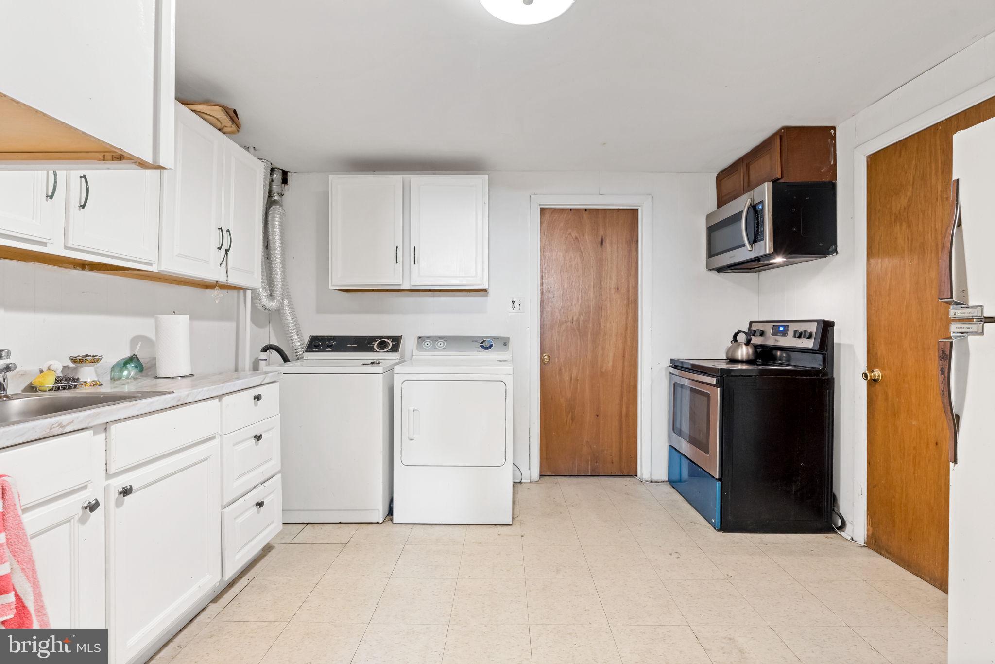 HOLLY HILL MANOR - Residential